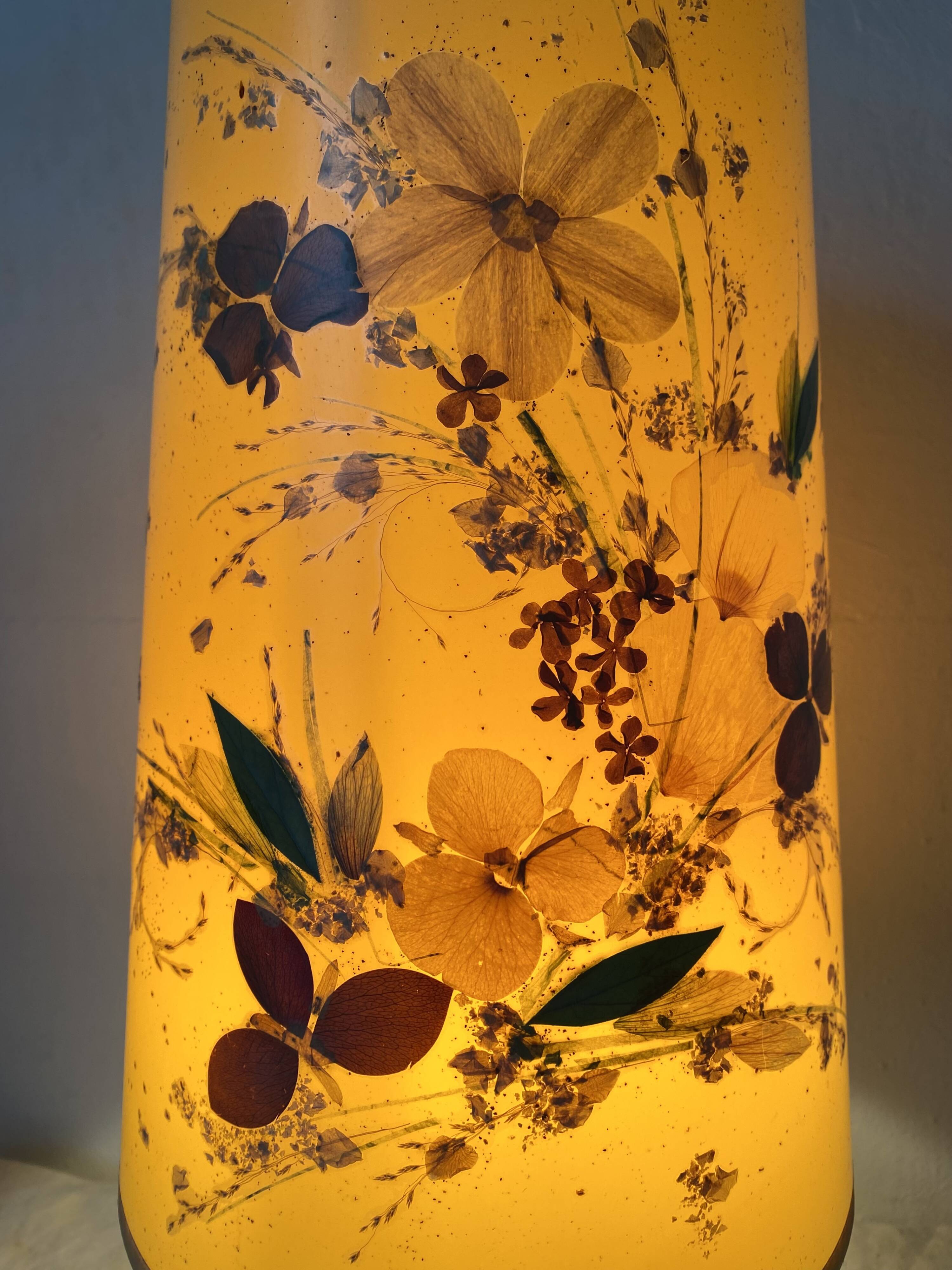 Vintage lamp with wooden base, 44 cm