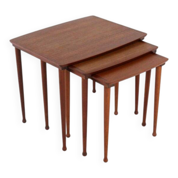 Jørgen Aakjær Jørgensen pour les tables gigognes Møbelintarsia - design danois