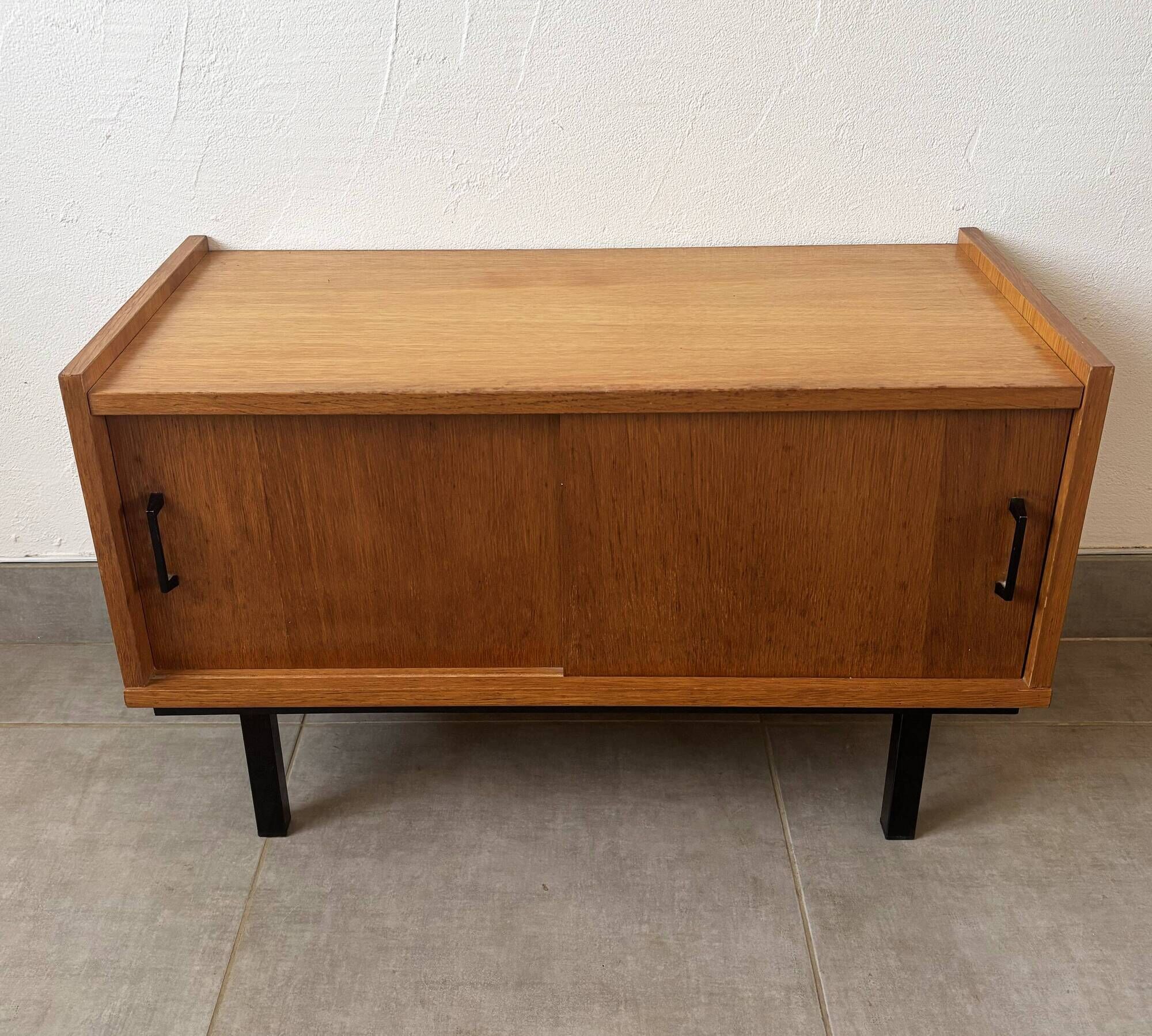 Small vintage oak piece of furniture, 1960s.