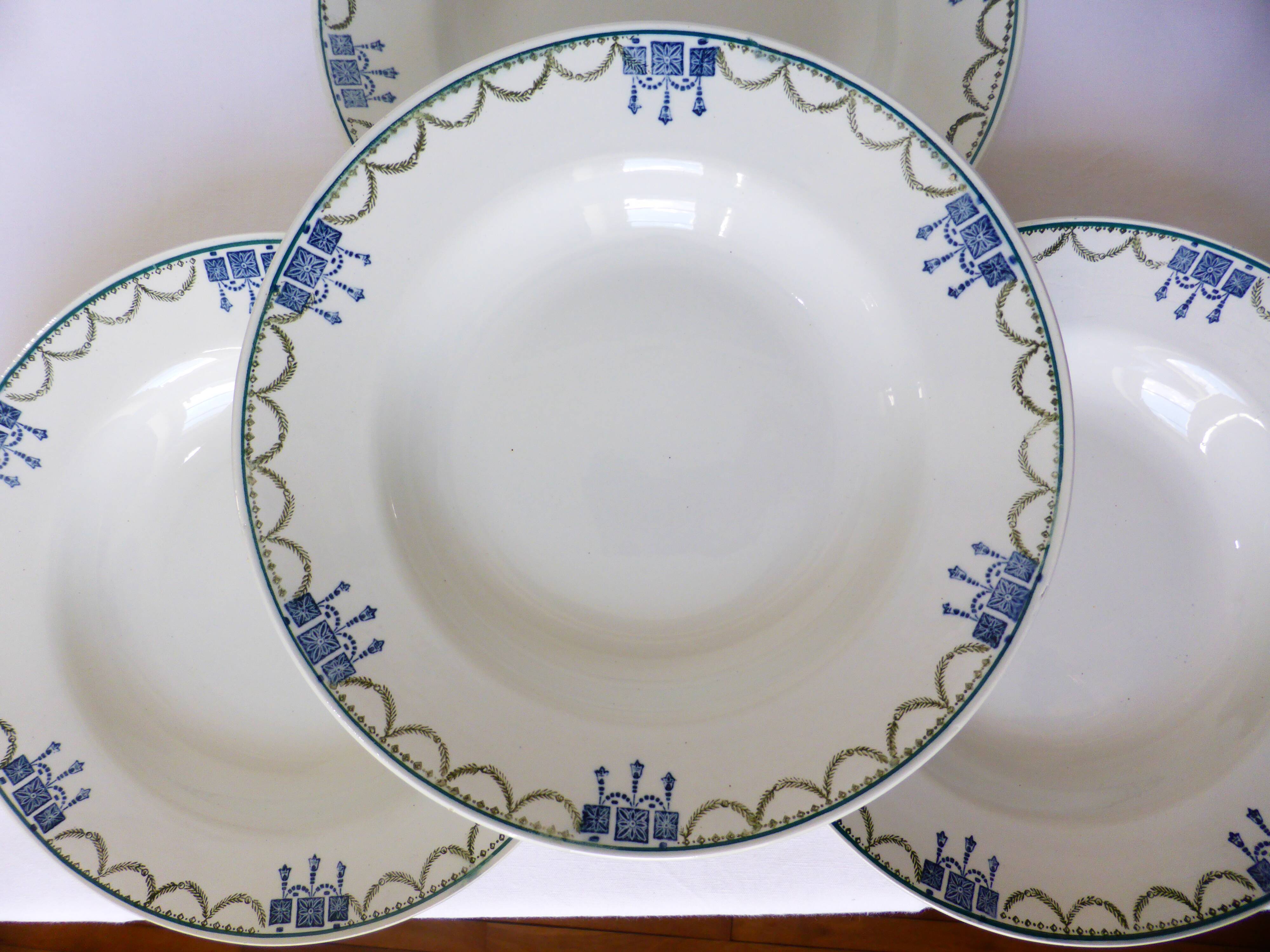 4 vintage soup plates from St Amand 220643