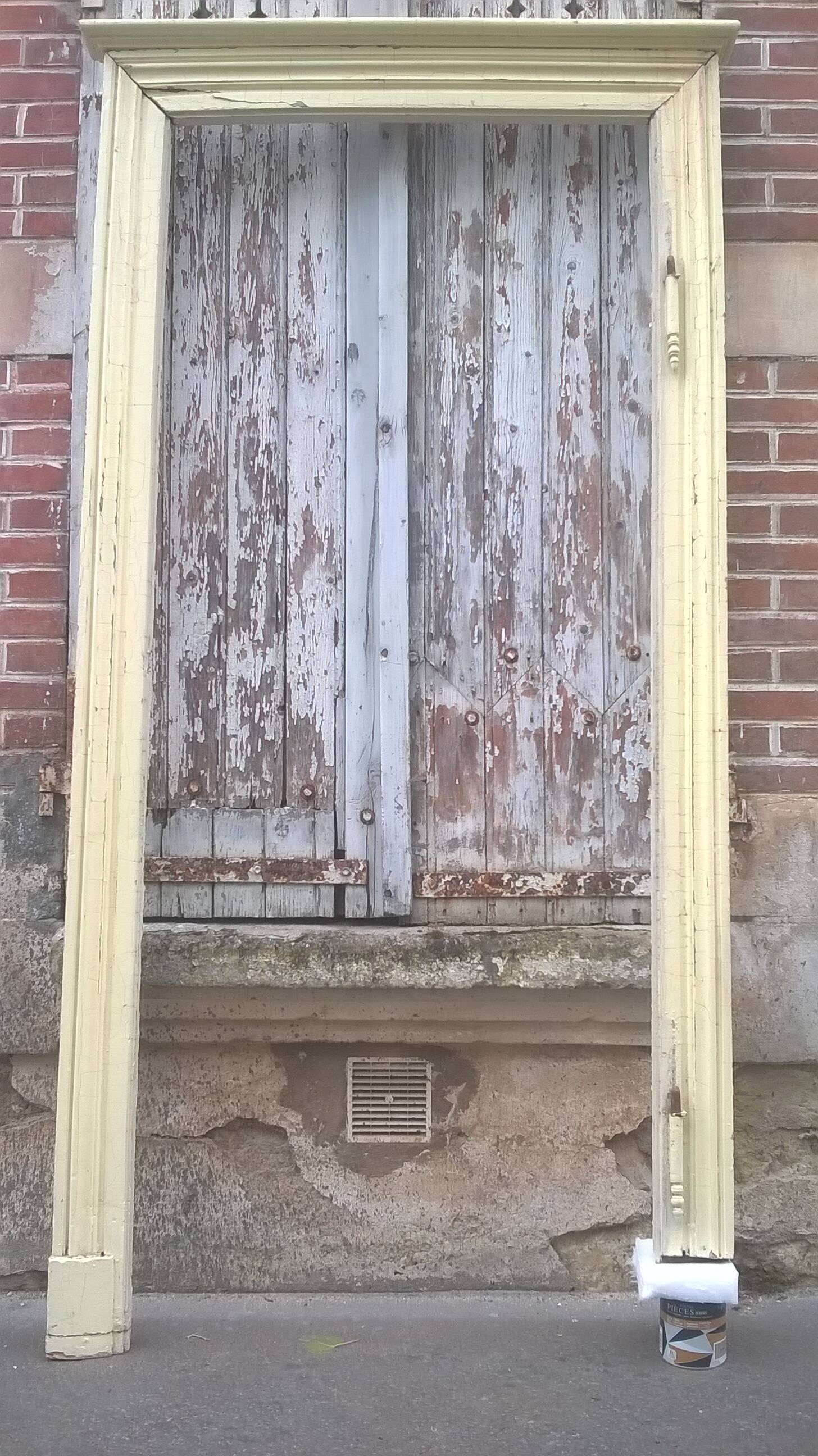 Porte mouluré avec cadre xix eme