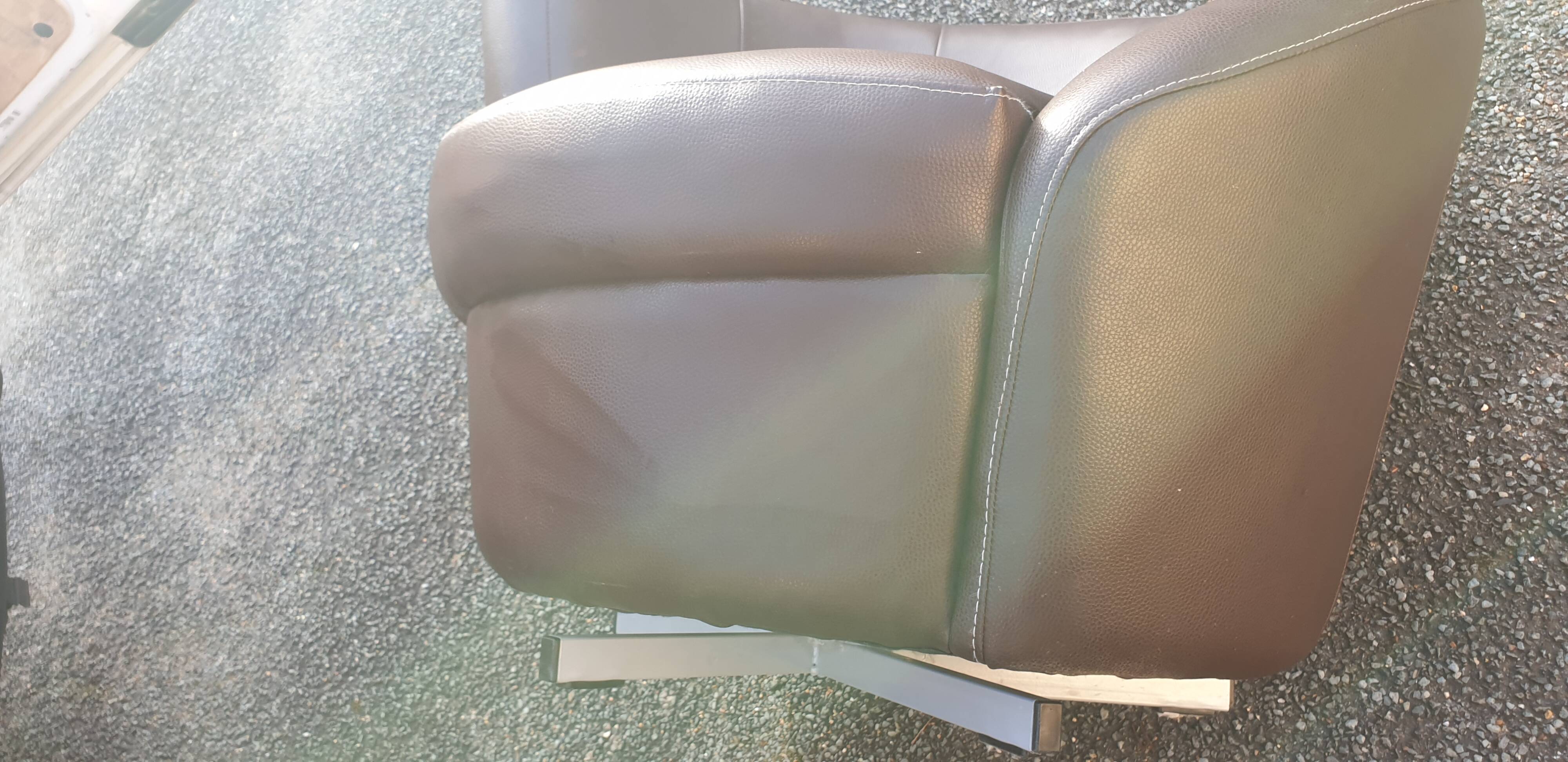 Rotating living room design armchair