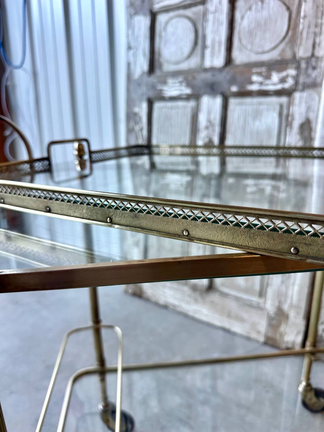 Desserte en laiton et verre, 1970