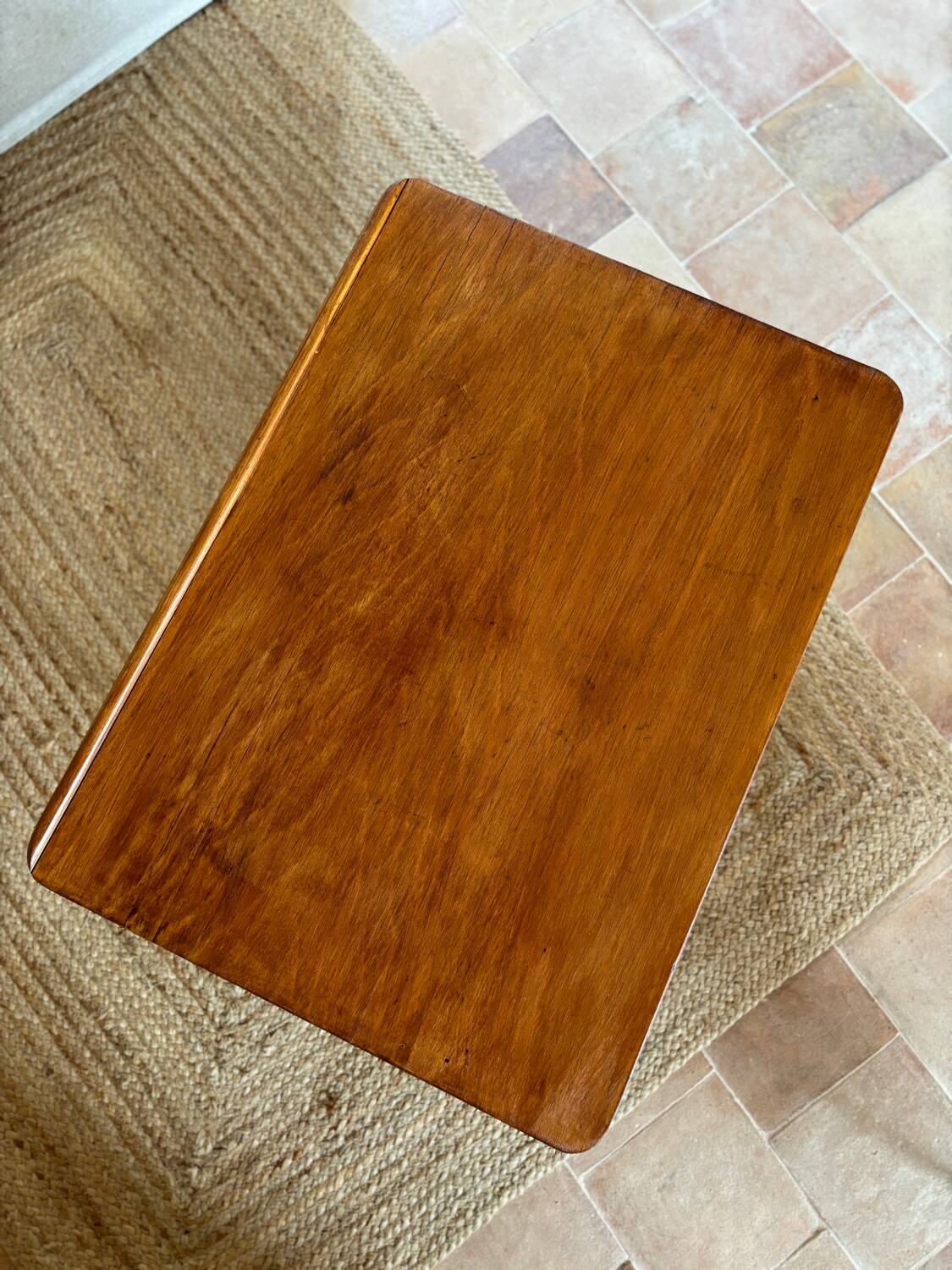 Coffee table with compass legs