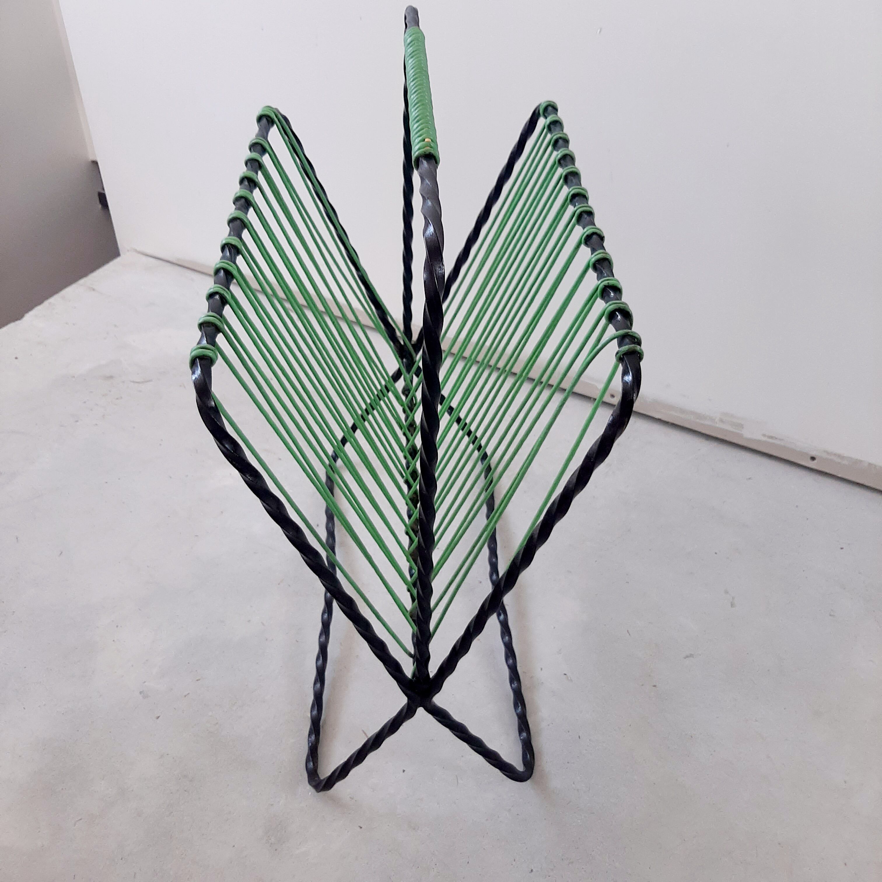 Vintage metal magazine door and green scoubidou