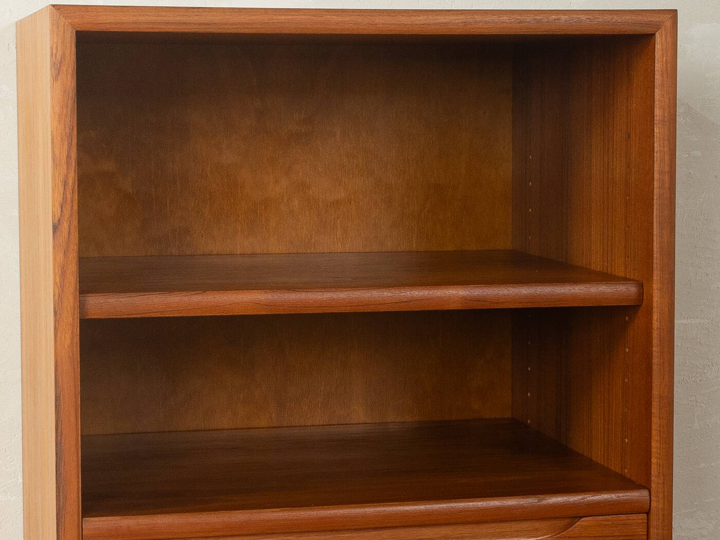 Elegant chest of drawers from the 1960s