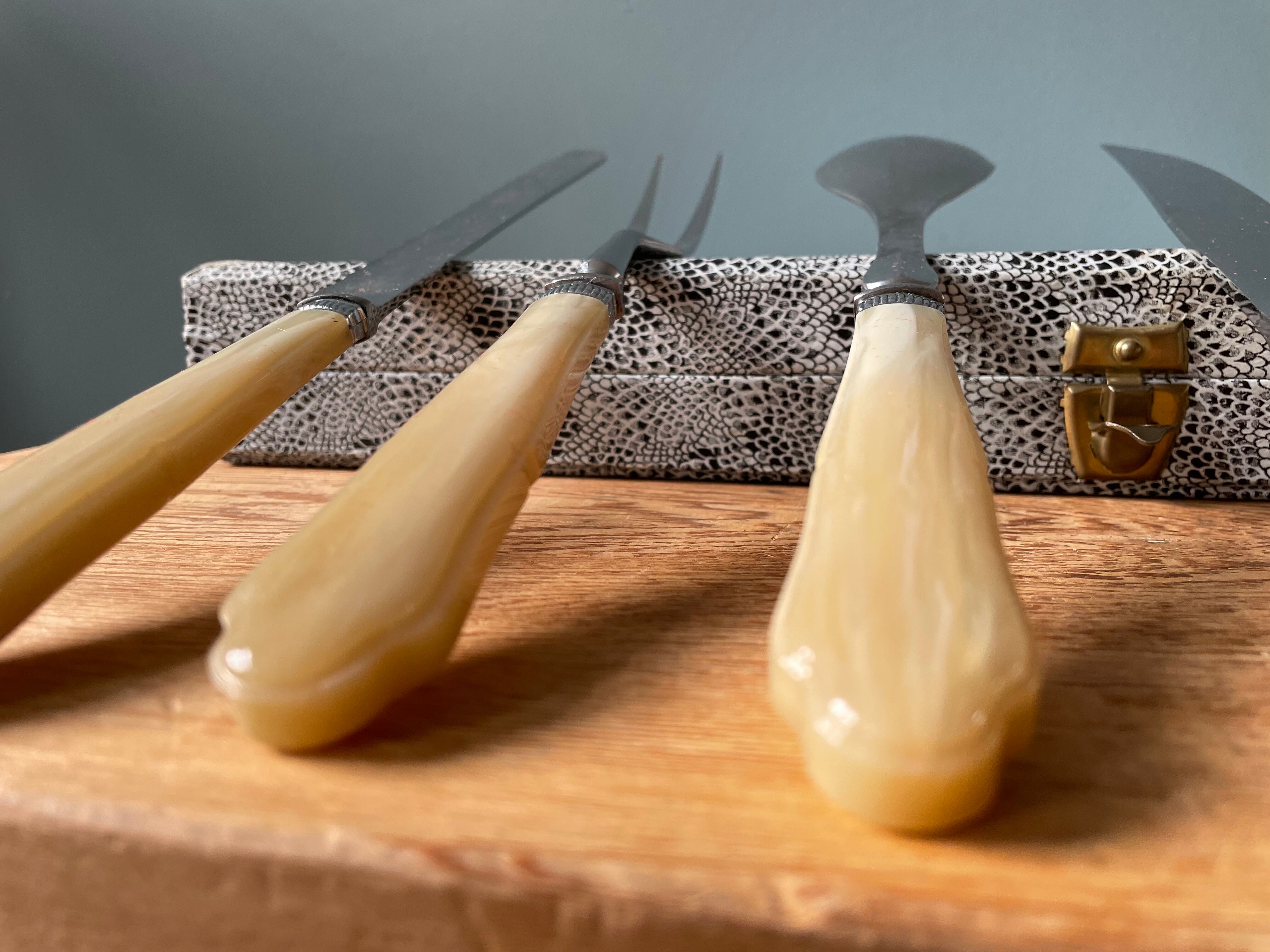 Housewife of 29 pieces "The trumpet" in stainless steel and horn