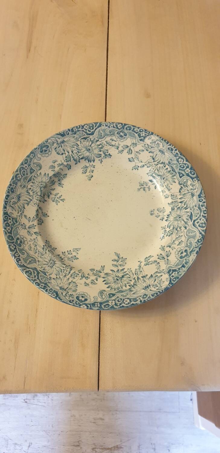 Lucerne St Amand Plate