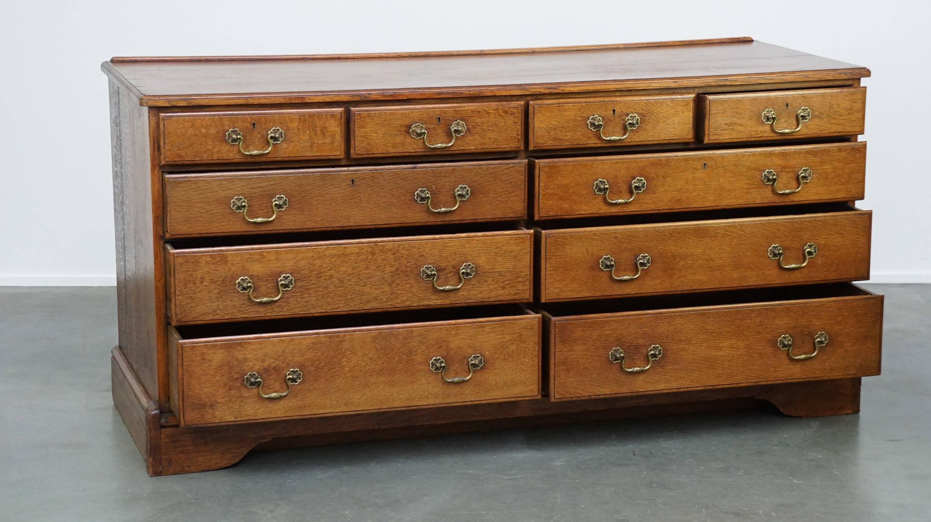 Large antique oak sideboard / chest of drawers / dresser, counter or display cabinet