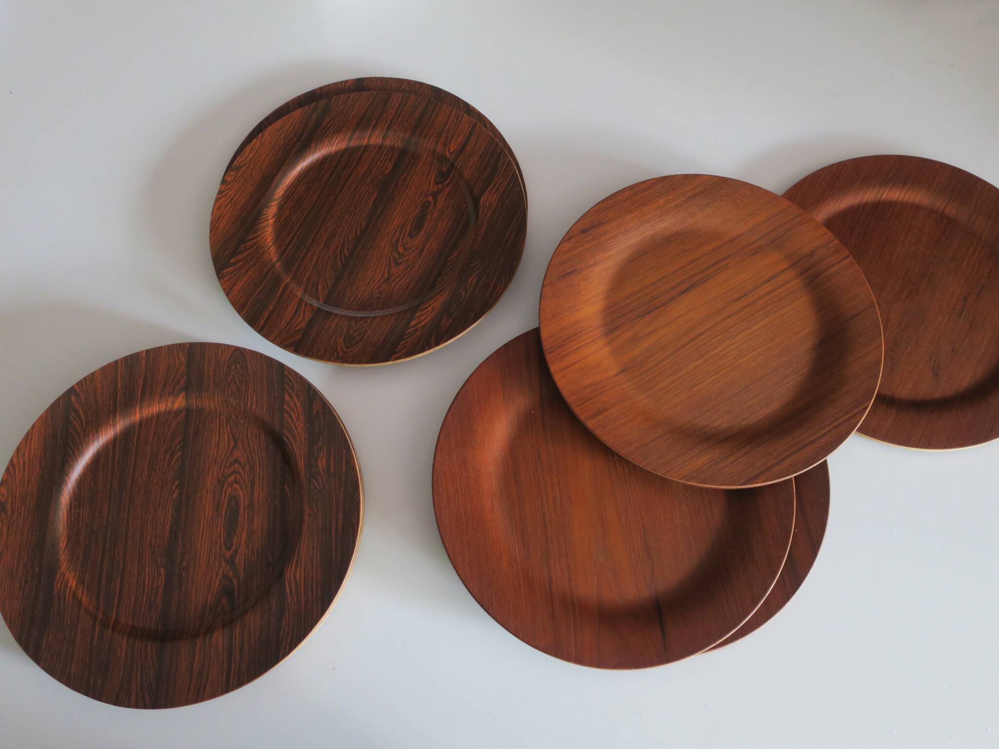 Set of 12 plywood rosewood and teak plates by mossback, Denmark 1960s