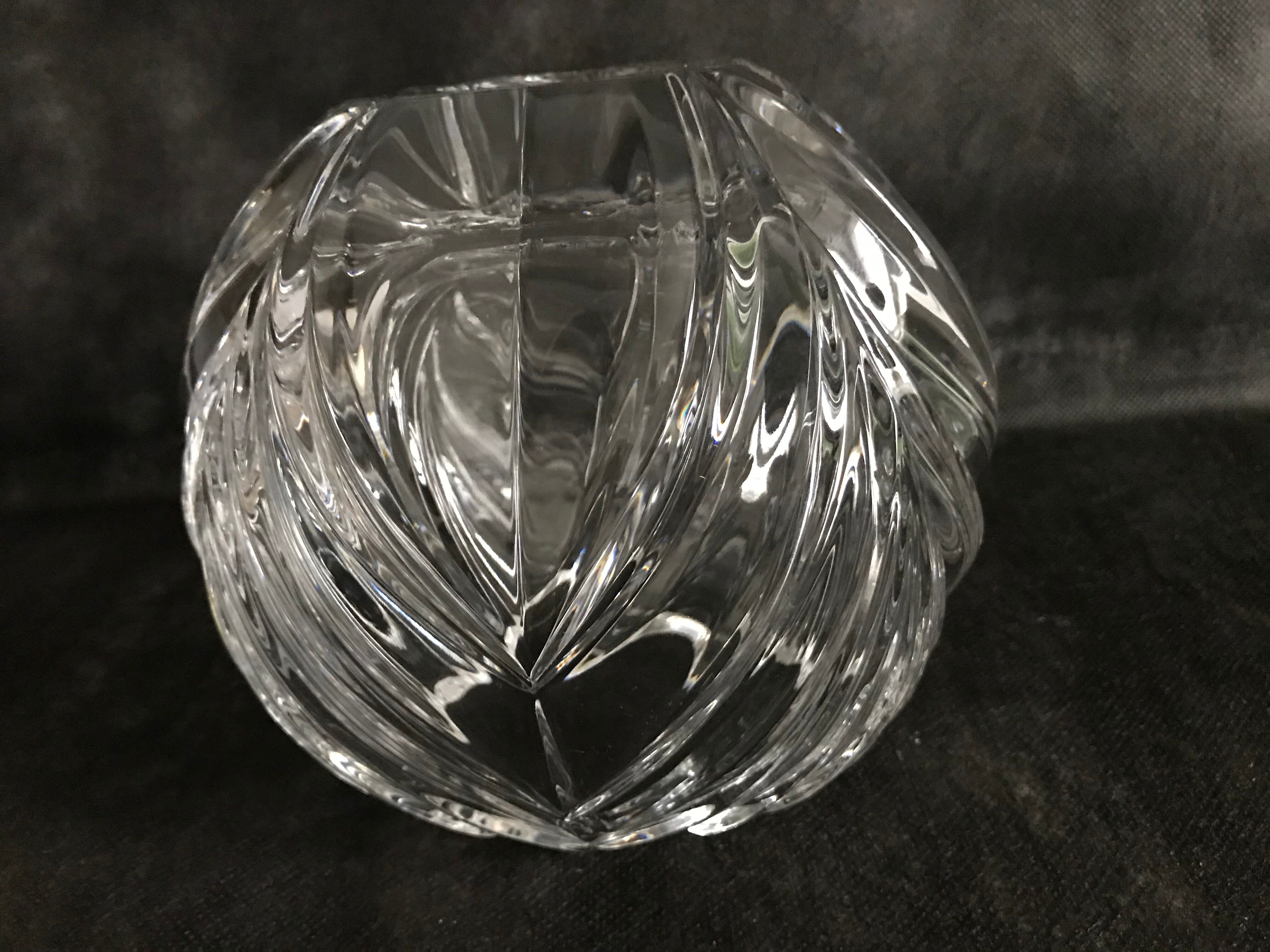 Ball vase in crystal