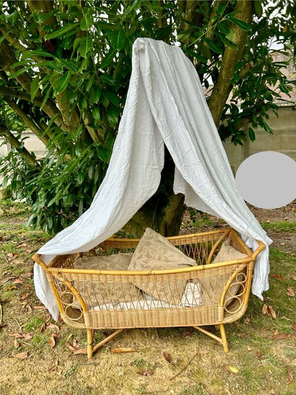 Lit berceau en rotin année 60