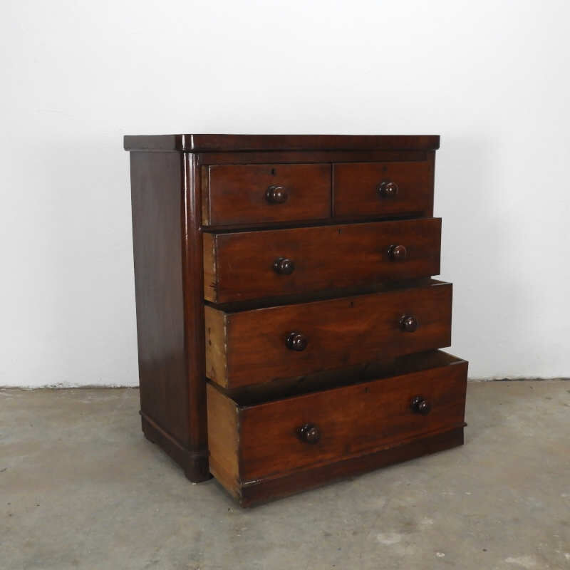 English chest of drawers