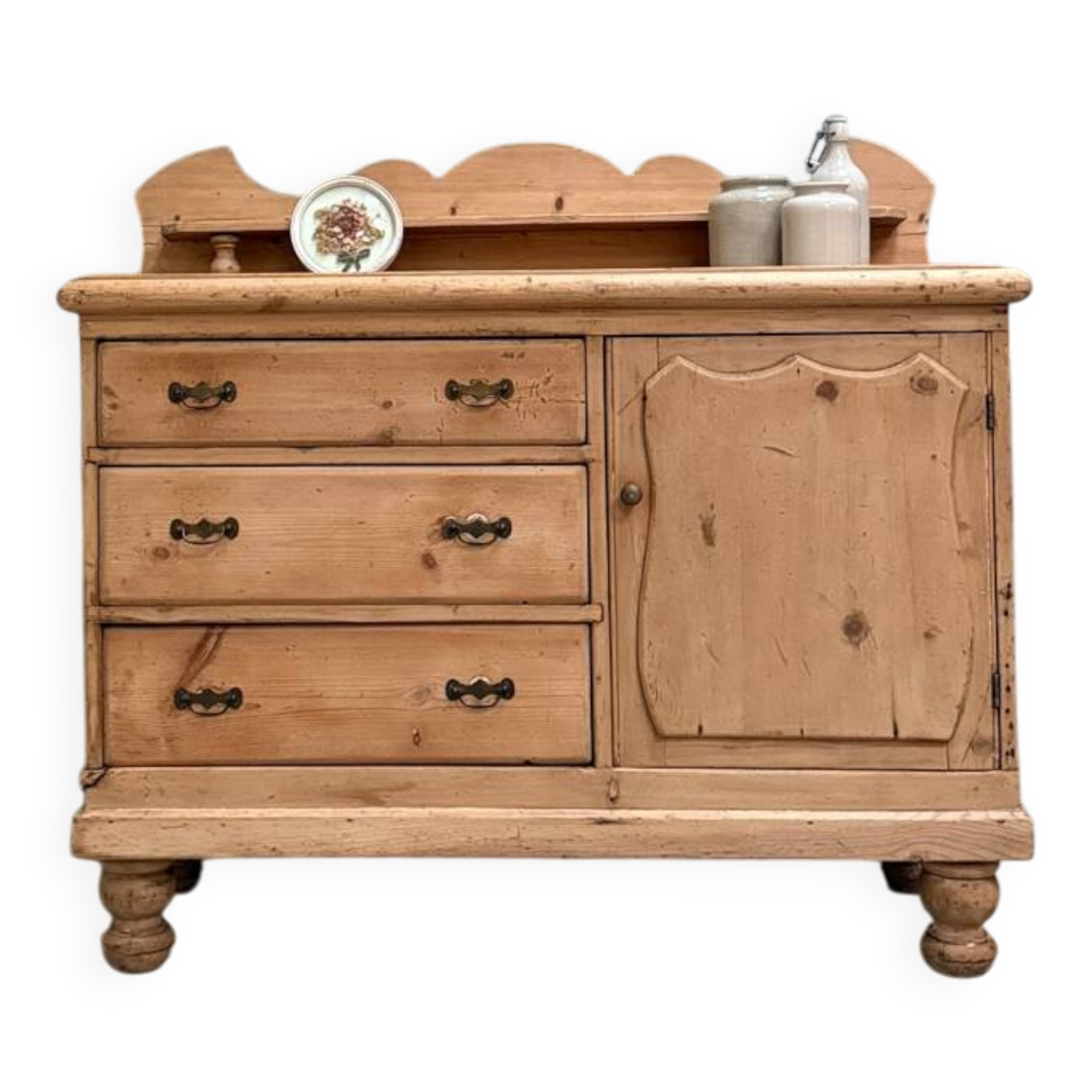 Large English chest of drawers (renovated)