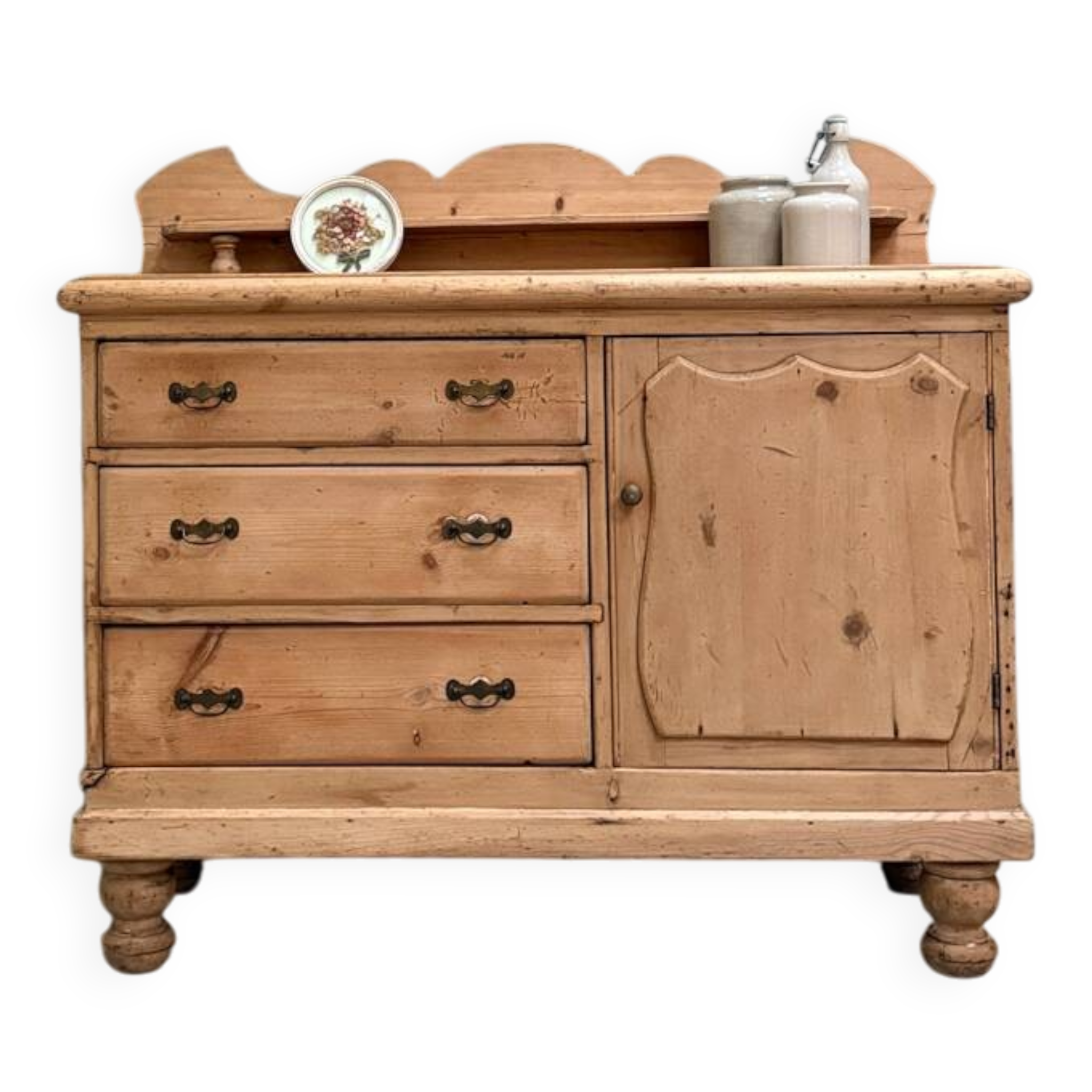 Large English chest of drawers (renovated)