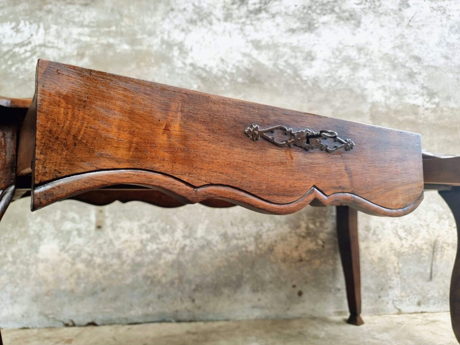 Table à manger, table d'appoint, bureau noyer 70x173cm