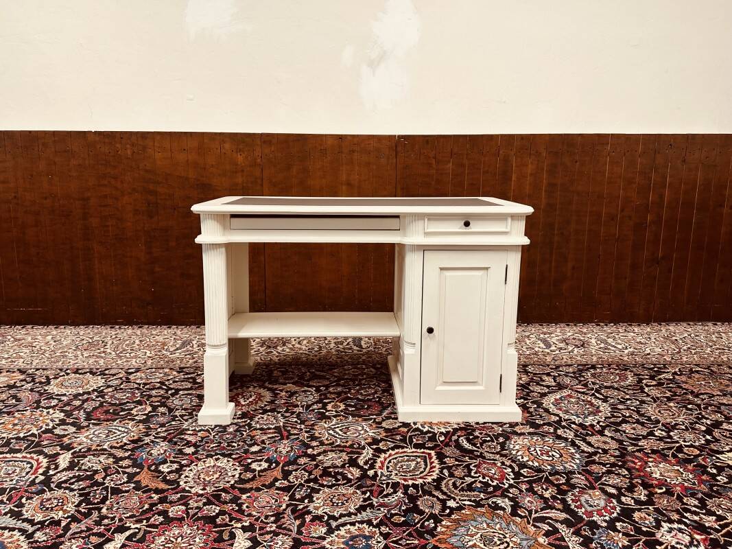 Bureau blanc classique anglais