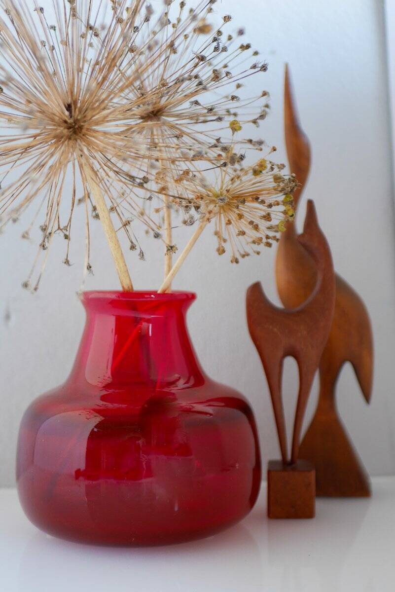 Red glass vase by Erik Höglund for Bodafors, 1960s