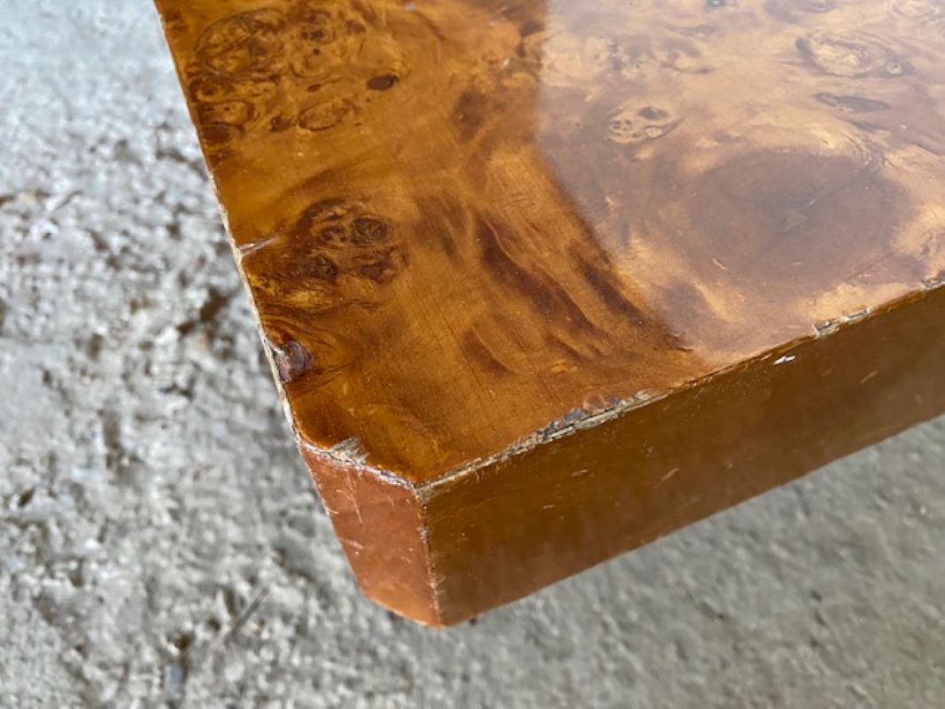 Table basse en loupe d’orme Roche et Bobois vintage 70s