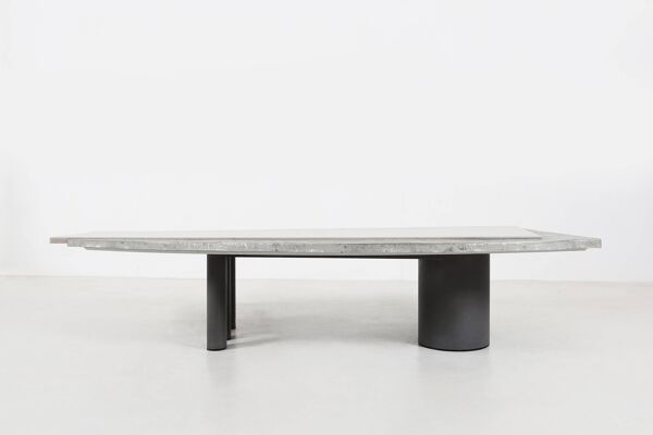 Table basse sculpturale Pia Manu en marbre et pierre, Belgique années 1970