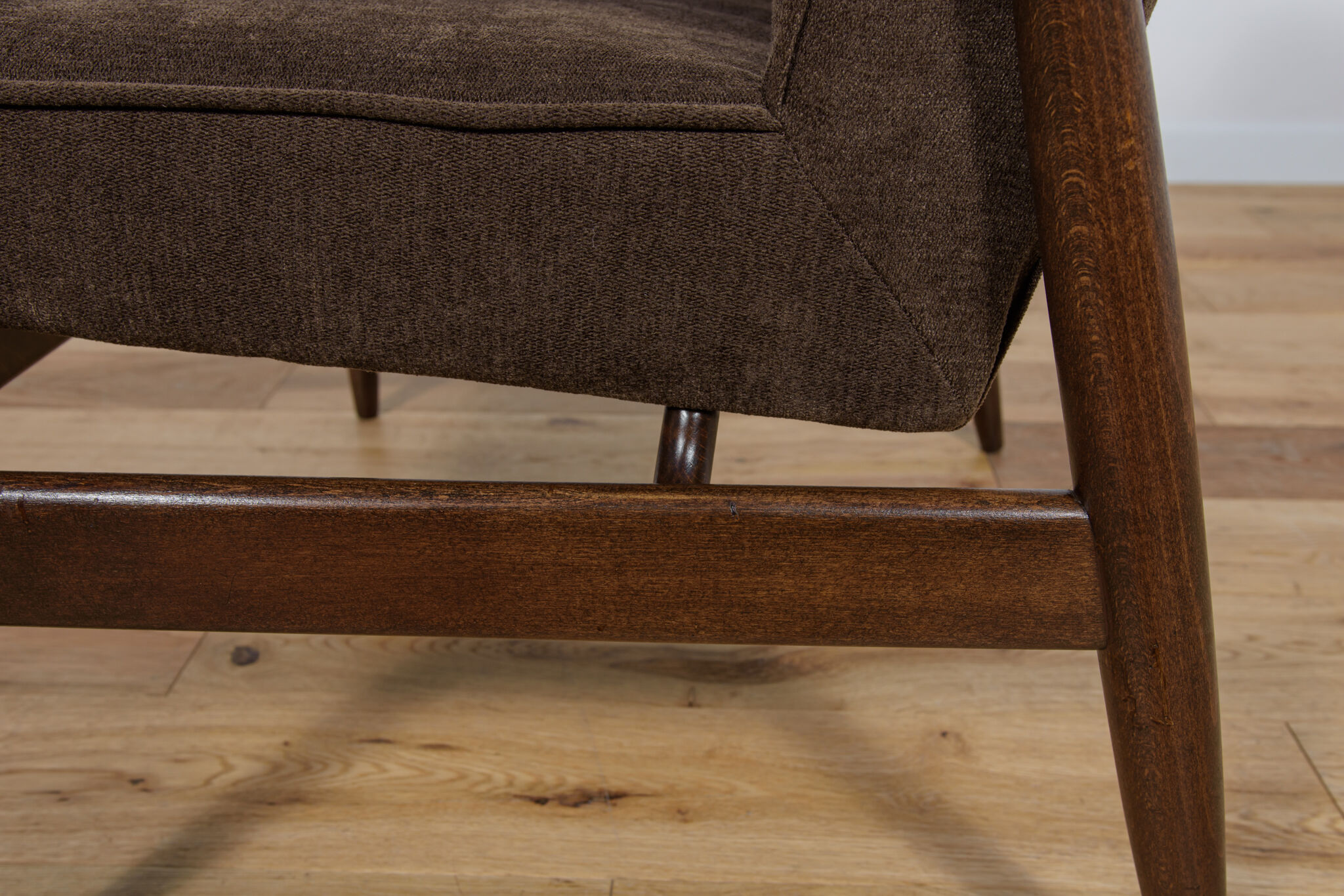 GFM-87 Armchair by Juliusz Kedziorek for Gościcińskie Furniture, 1960