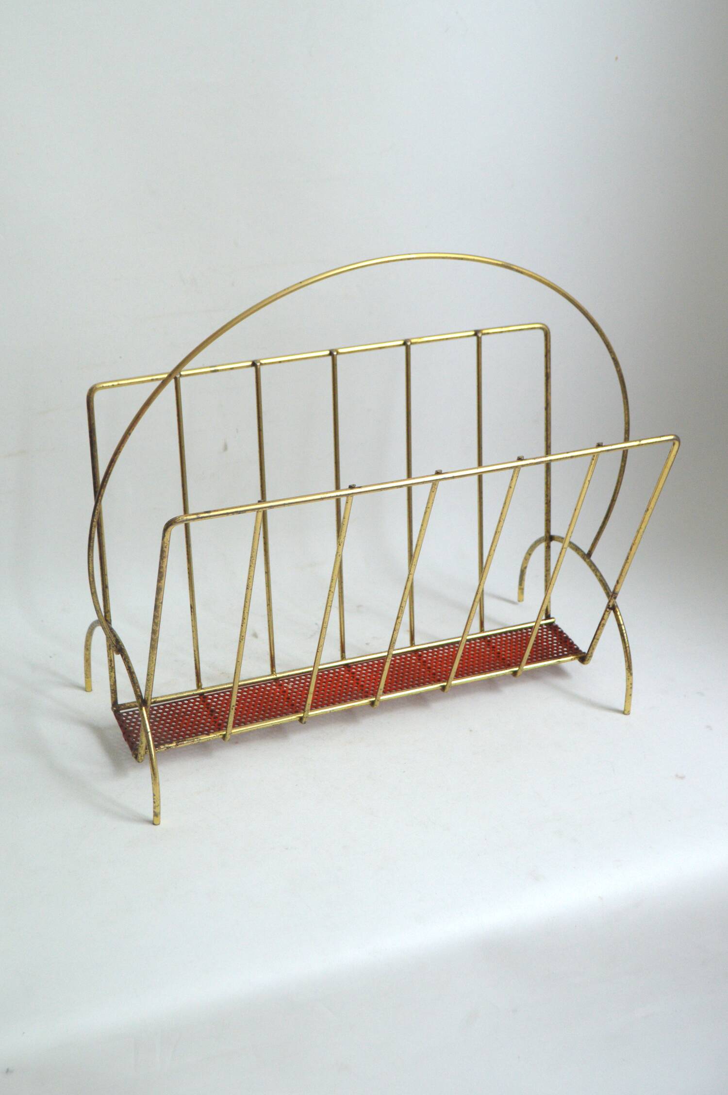 Retro magazine rack