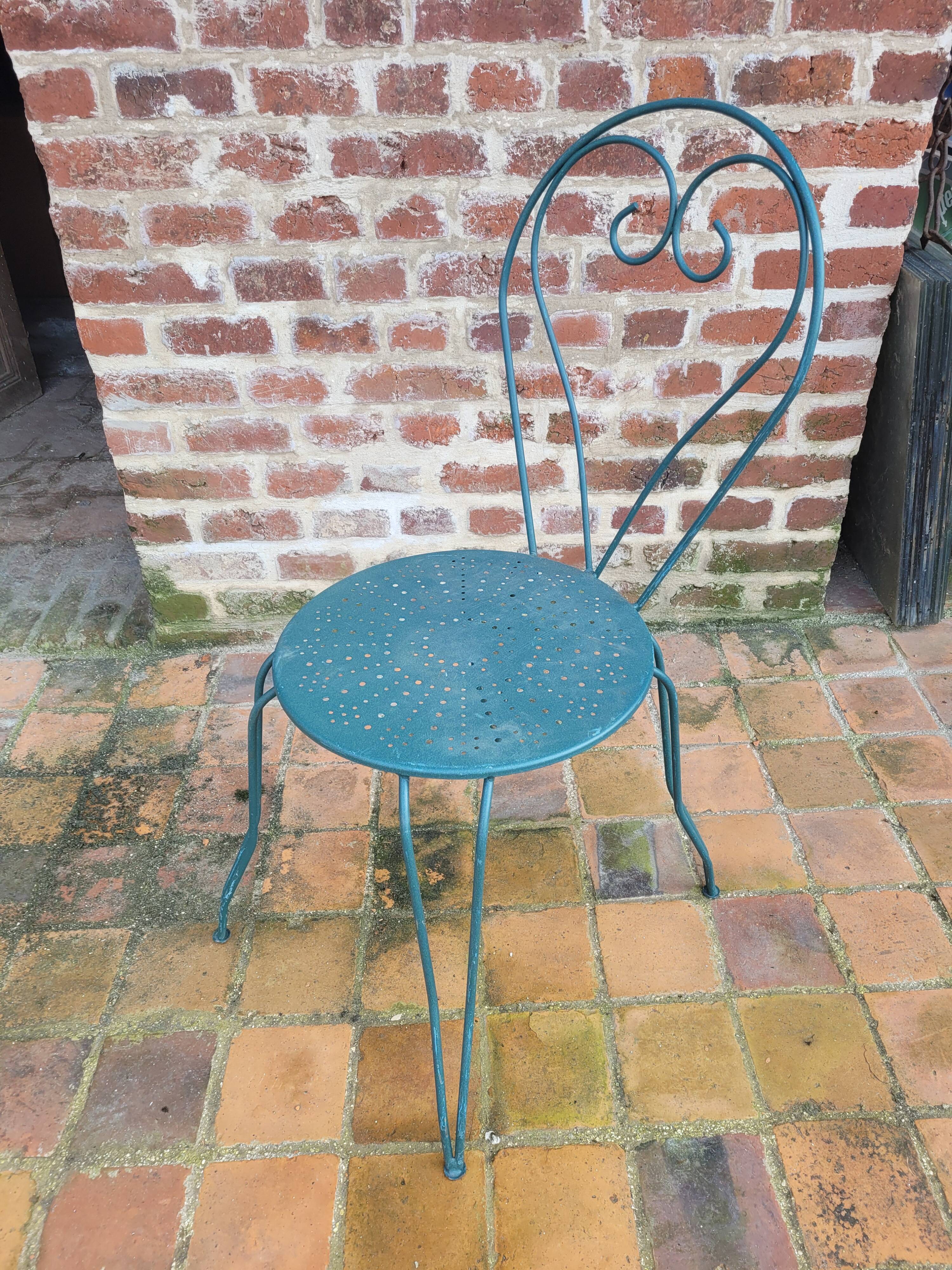 Salon de jardin en fer forgé, table & 4 chaises