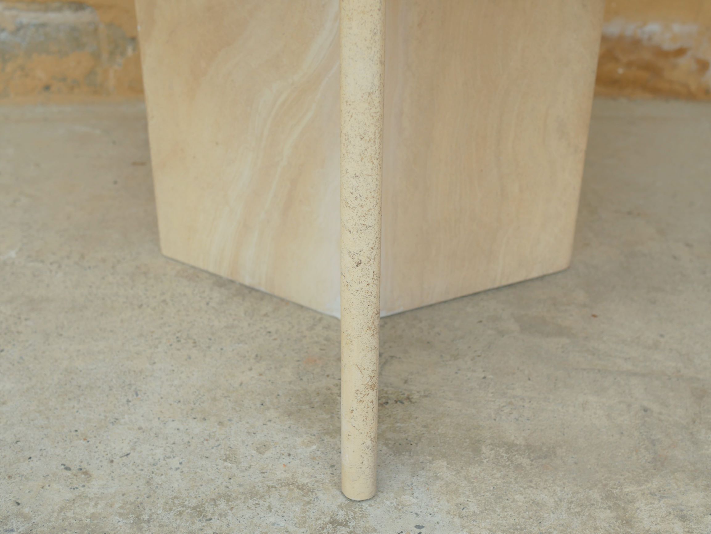 Vintage dining table in travertine by Cinna editions