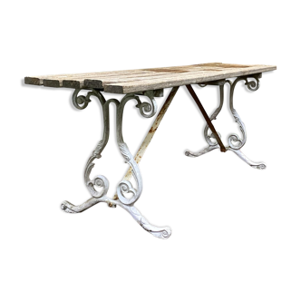 English garden bench with aluminum cast iron footing