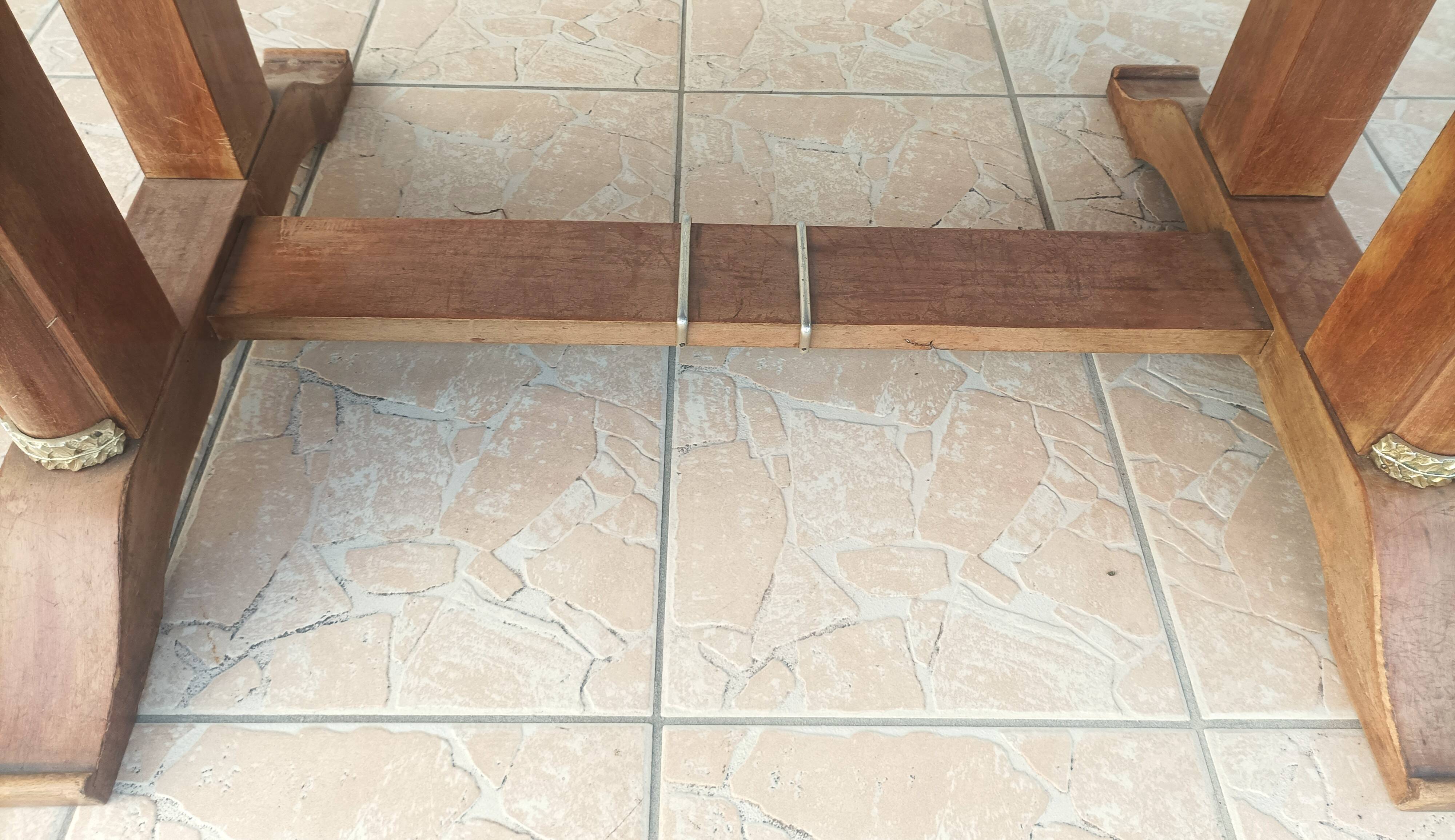 Art Deco table in burr walnut