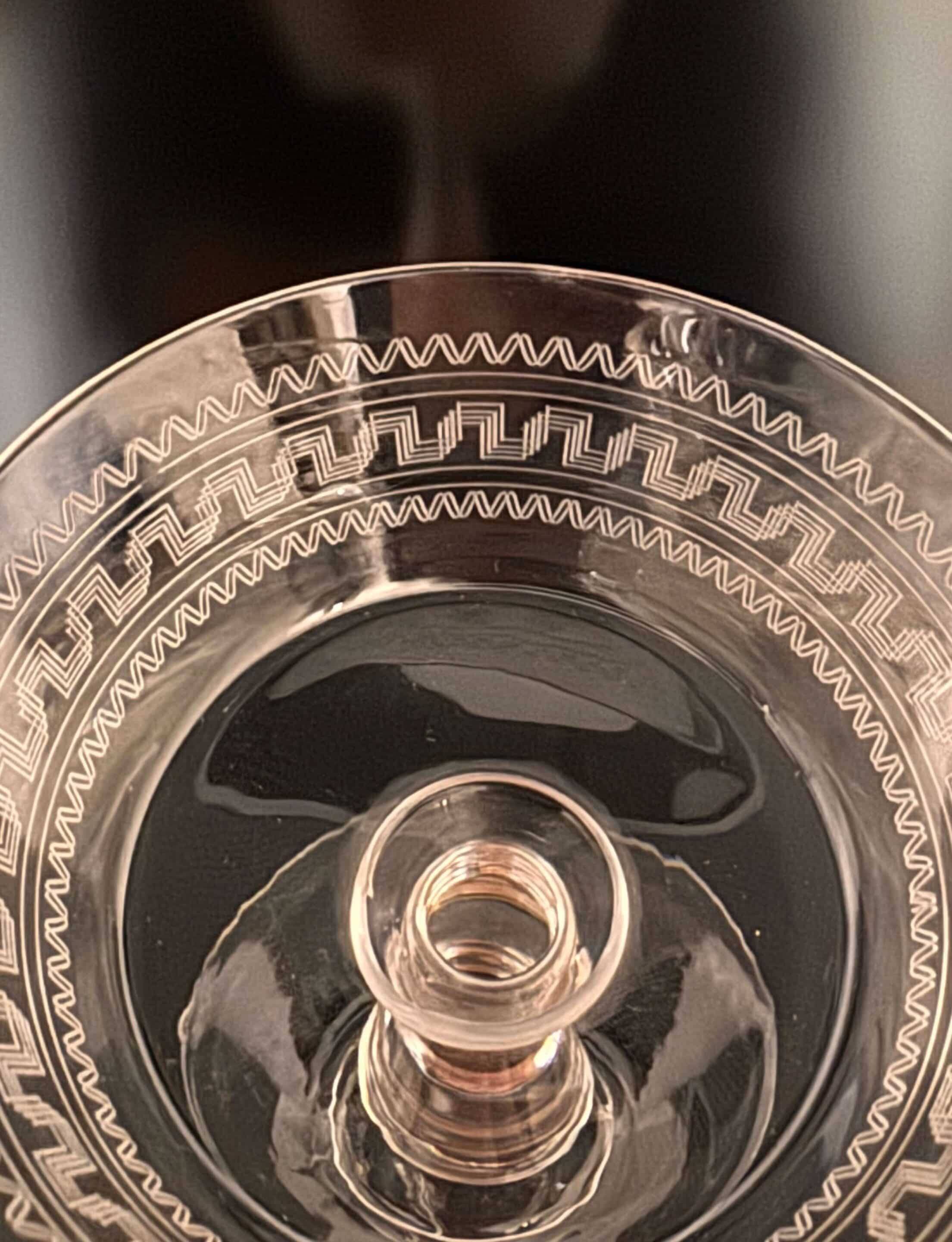 Baccarat, set of 10 engraved crystal champagne glasses from 1900.