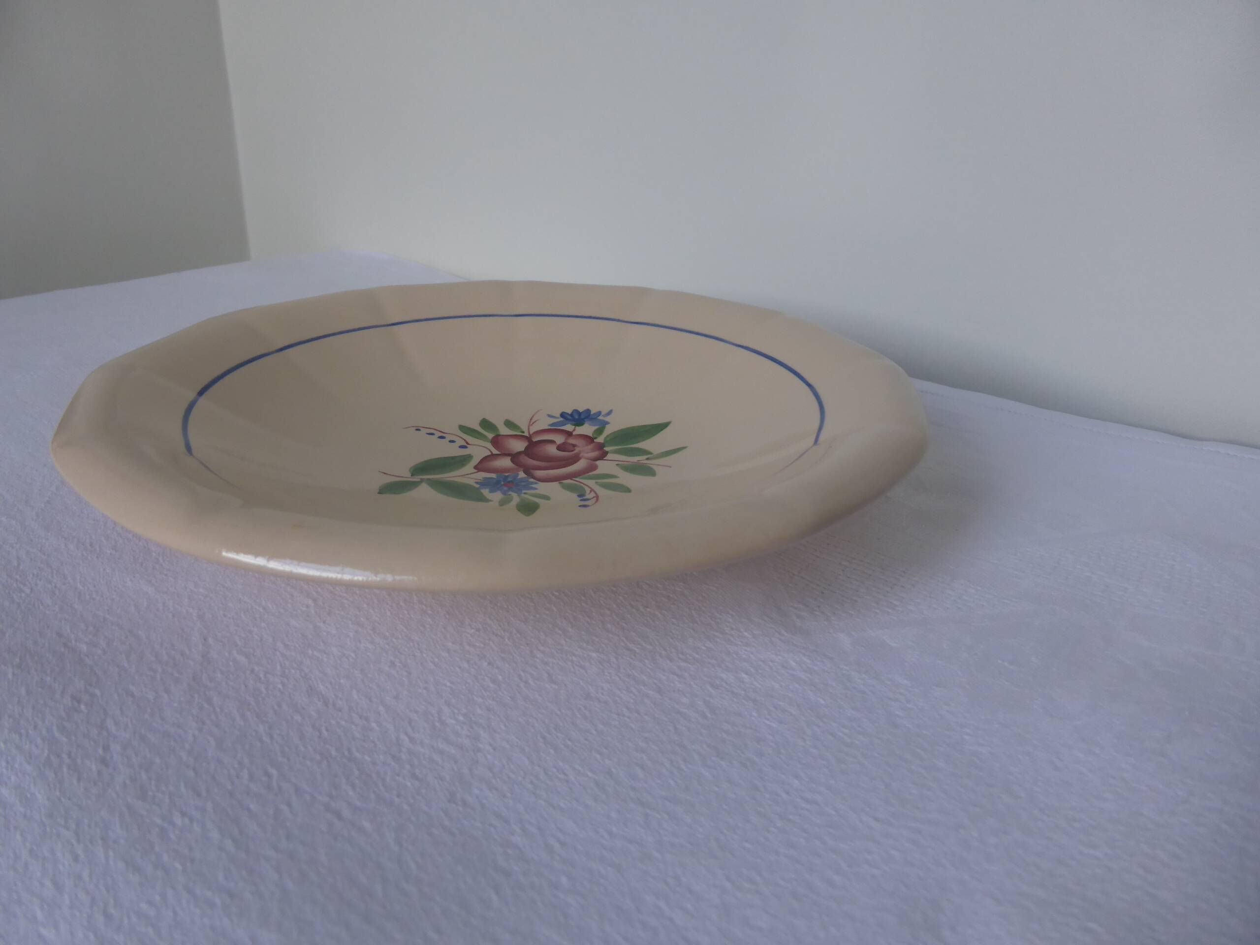 Vintage Digoin Sarreguemines plate with a round rim 200236