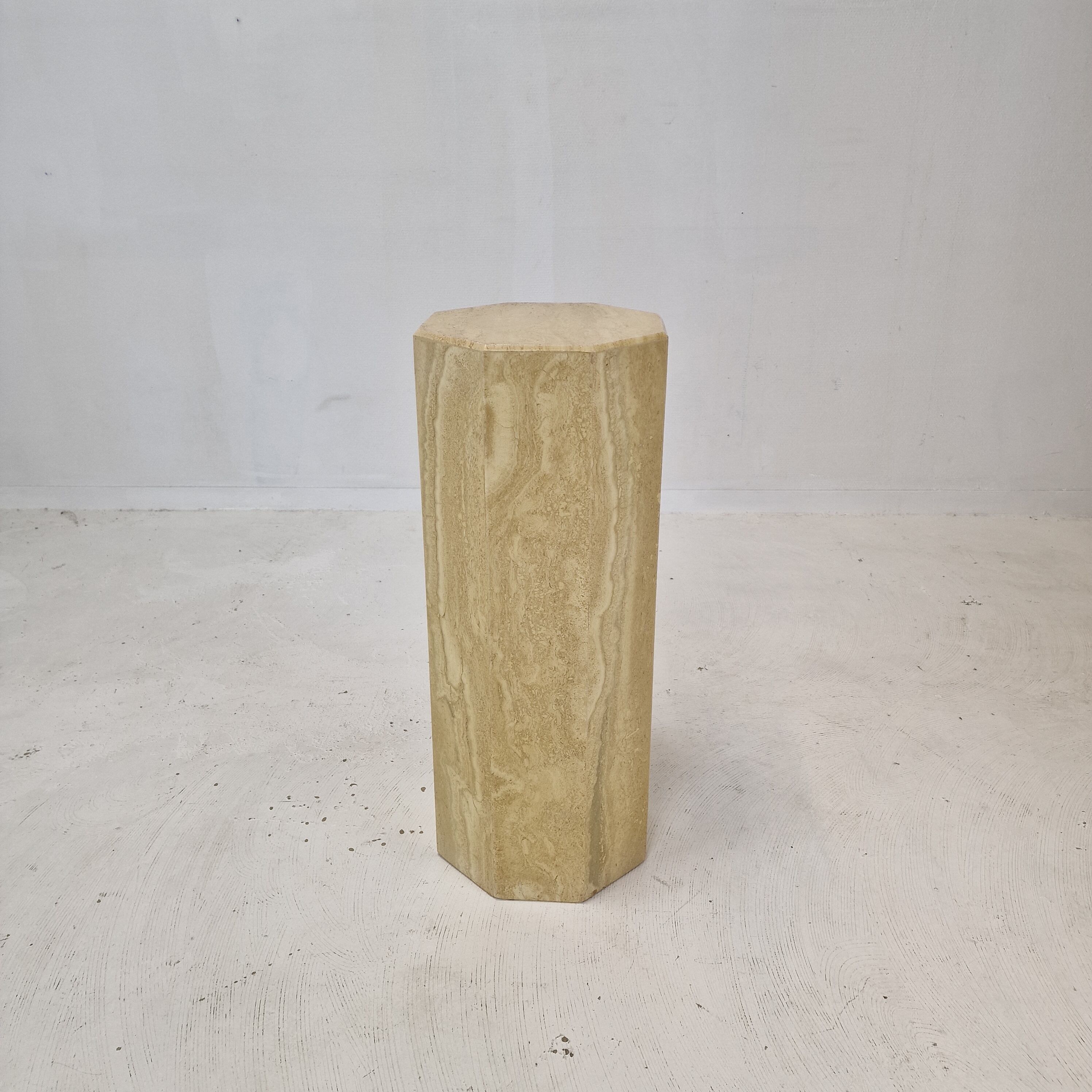 Italian travertine side table or pedestal, 1980's