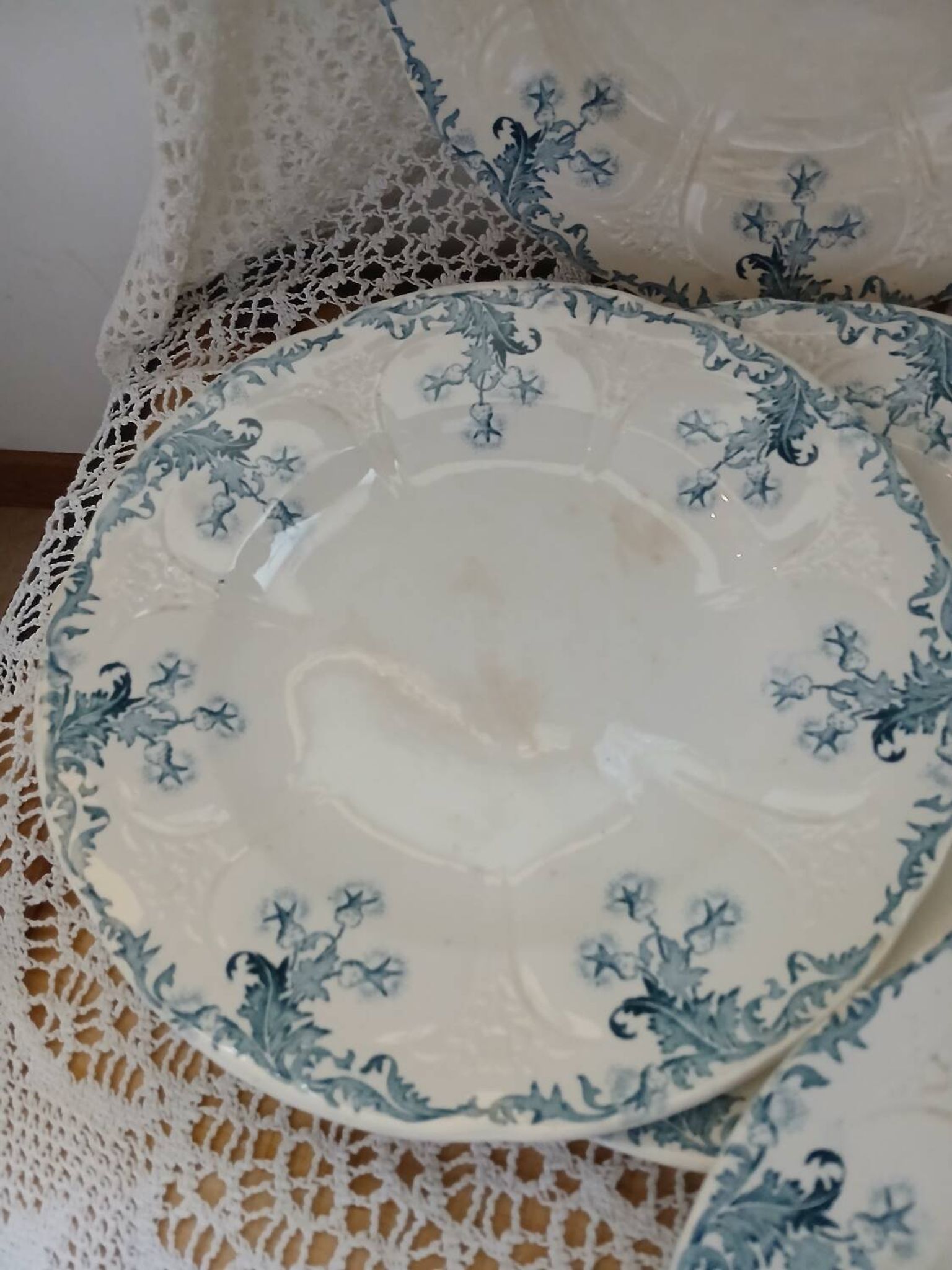 Longwy iron earth dinnerware set