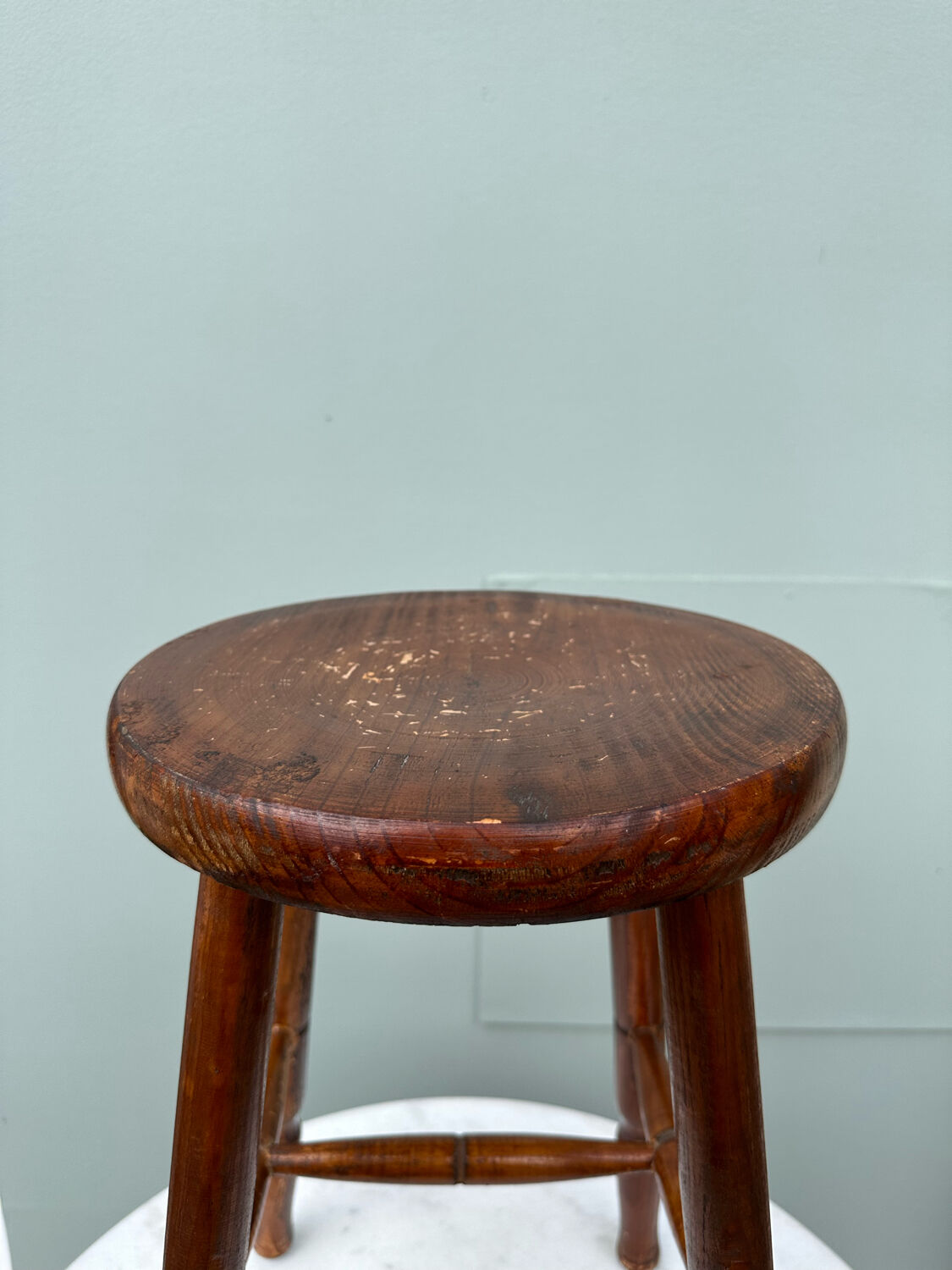 Tabouret en bois massif