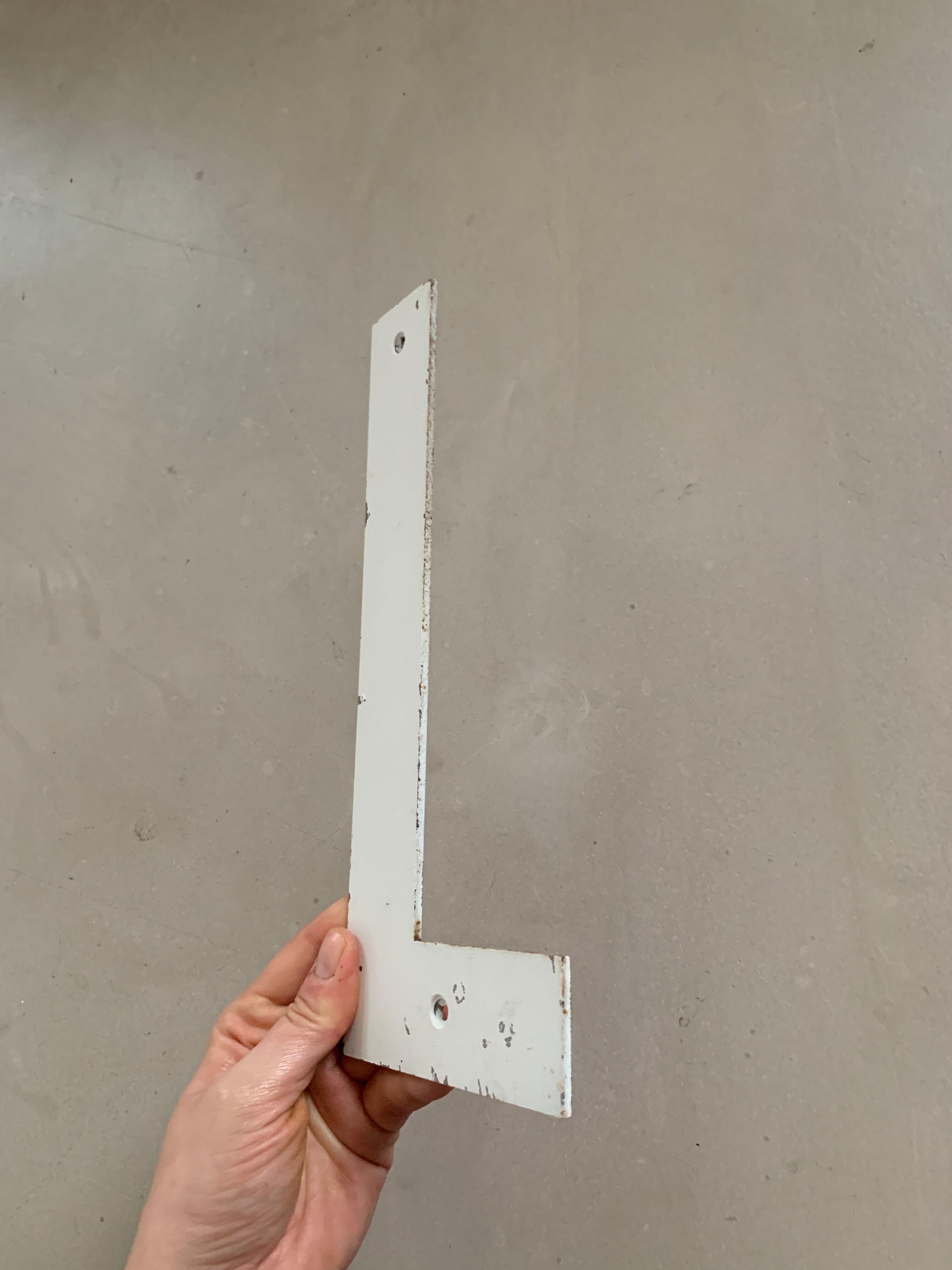 Old sign letter L / /27cm