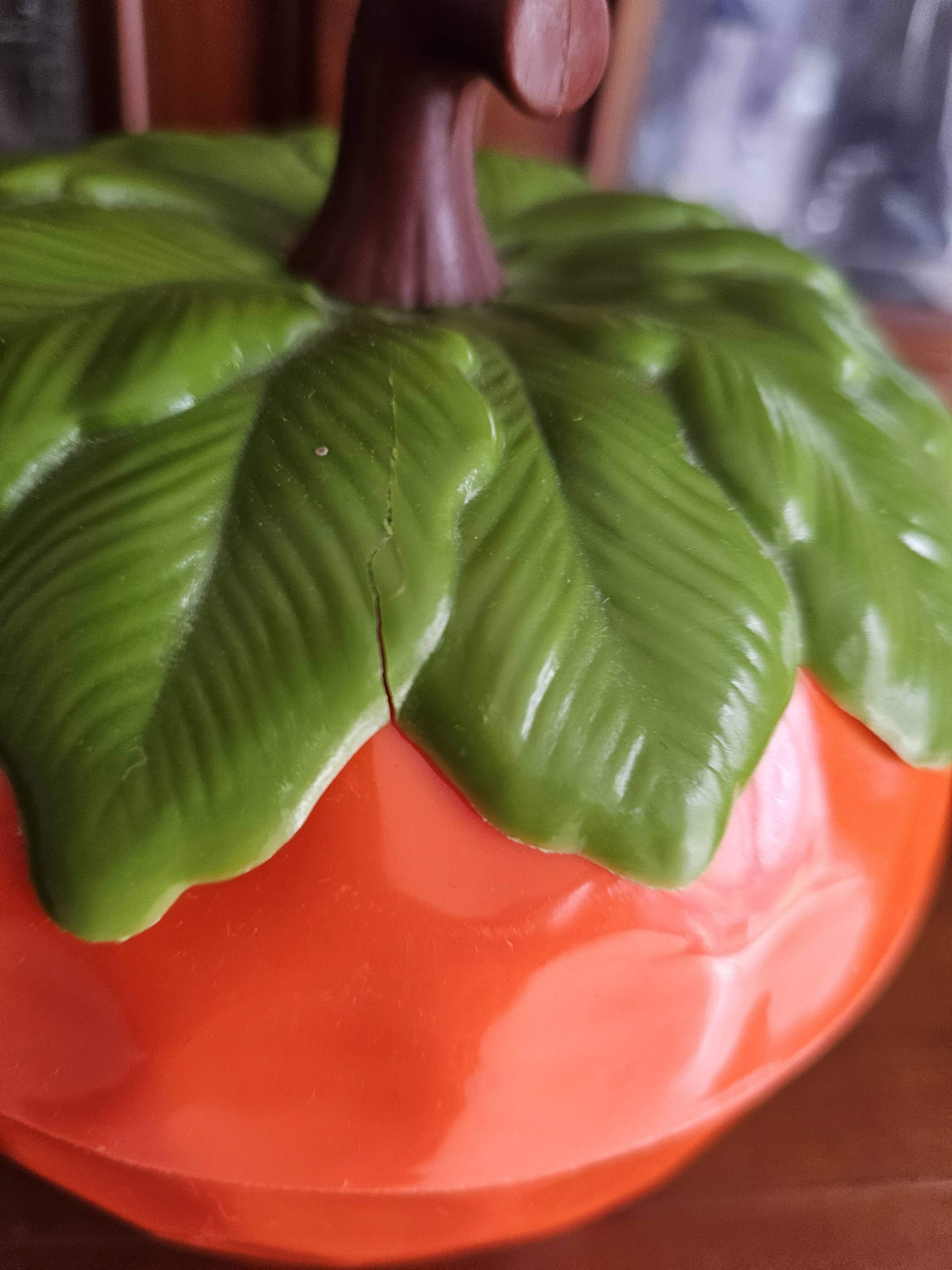 Strawberry ice bucket