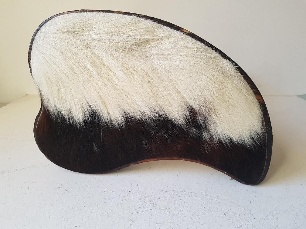 Tripod stool in vintage skin