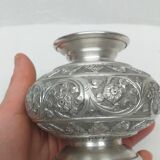 900 solid silver domed vase with floral motifs 196g