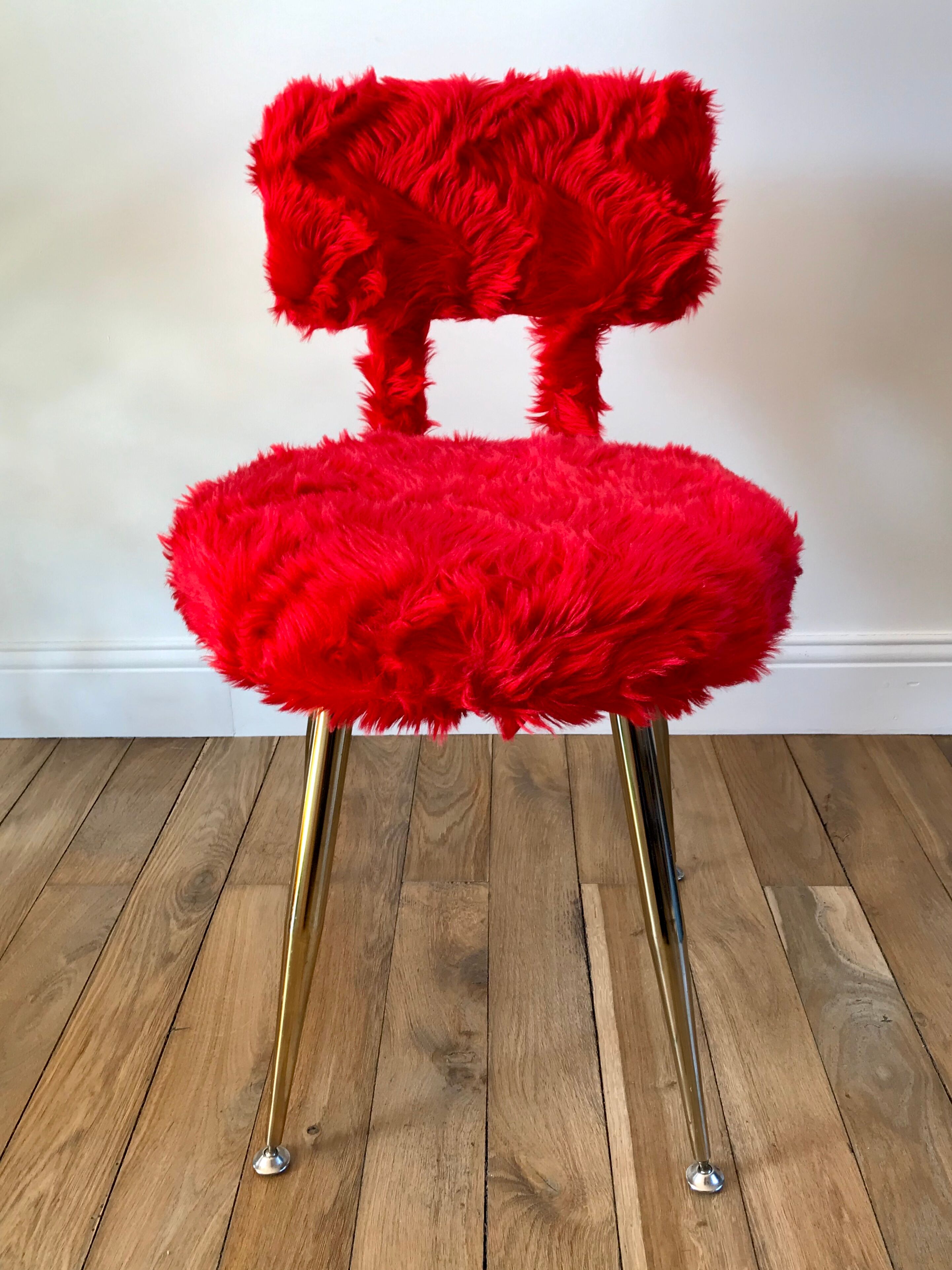 Red 60s mmoute chair