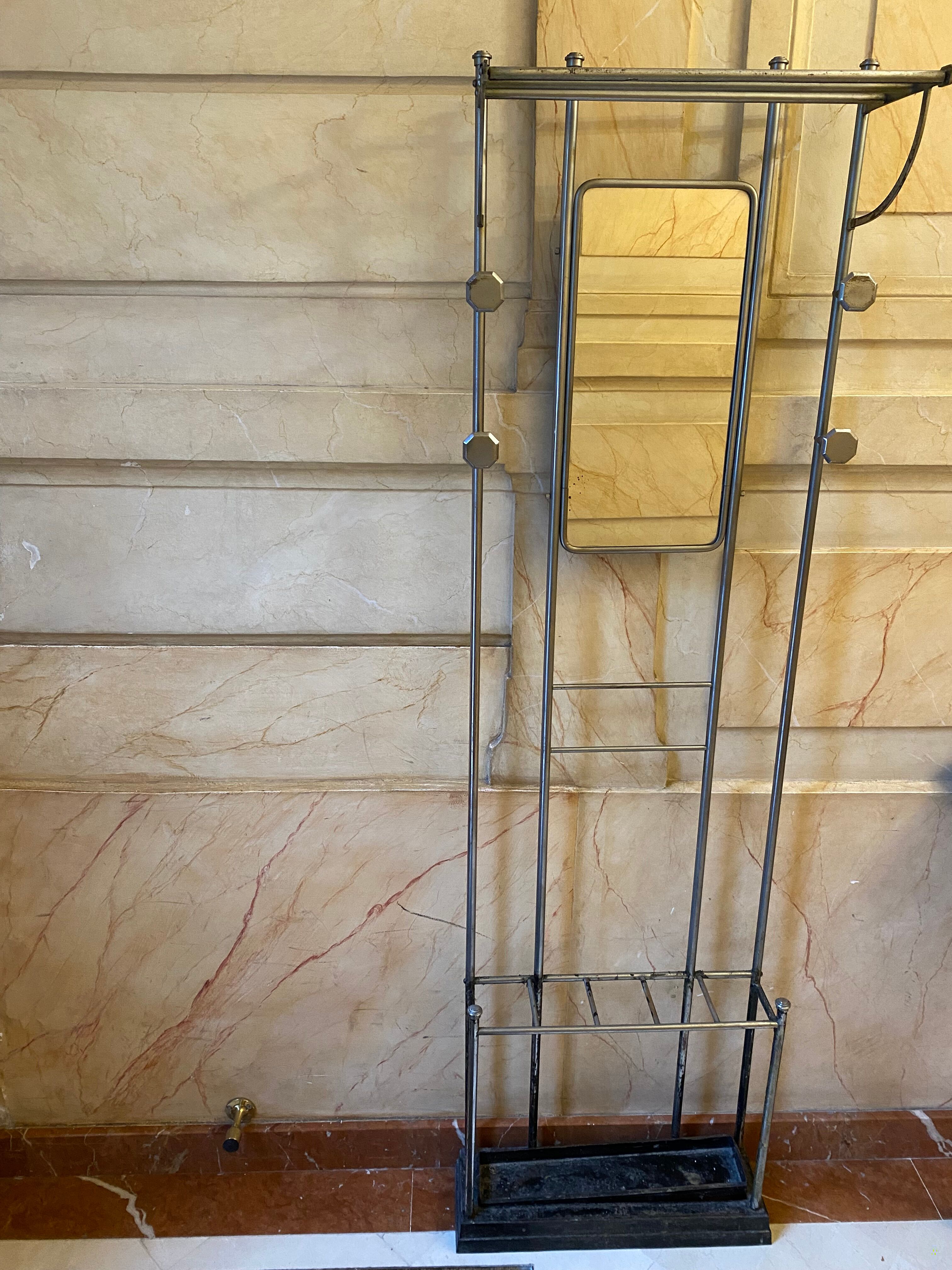 Coat rack in chromed metal