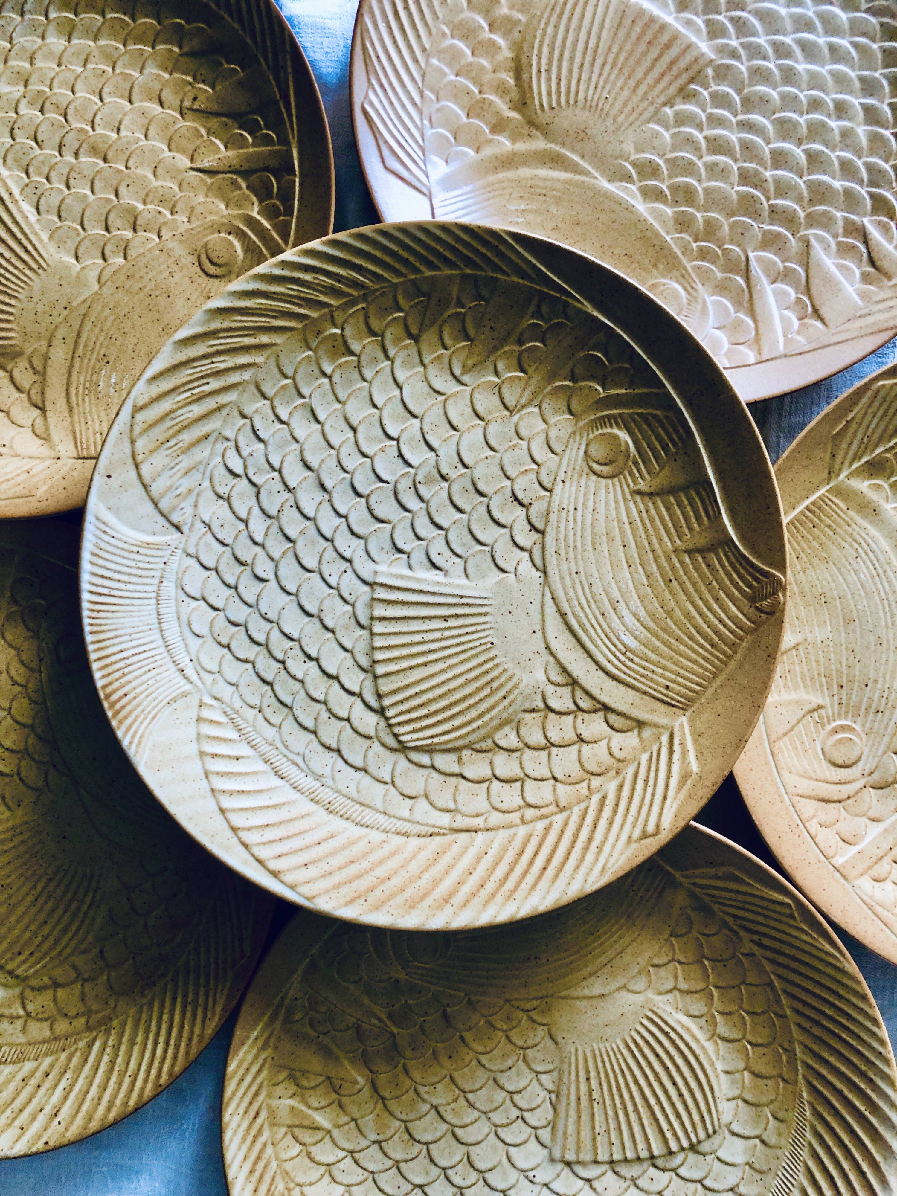 Stoneware plates fish decoration