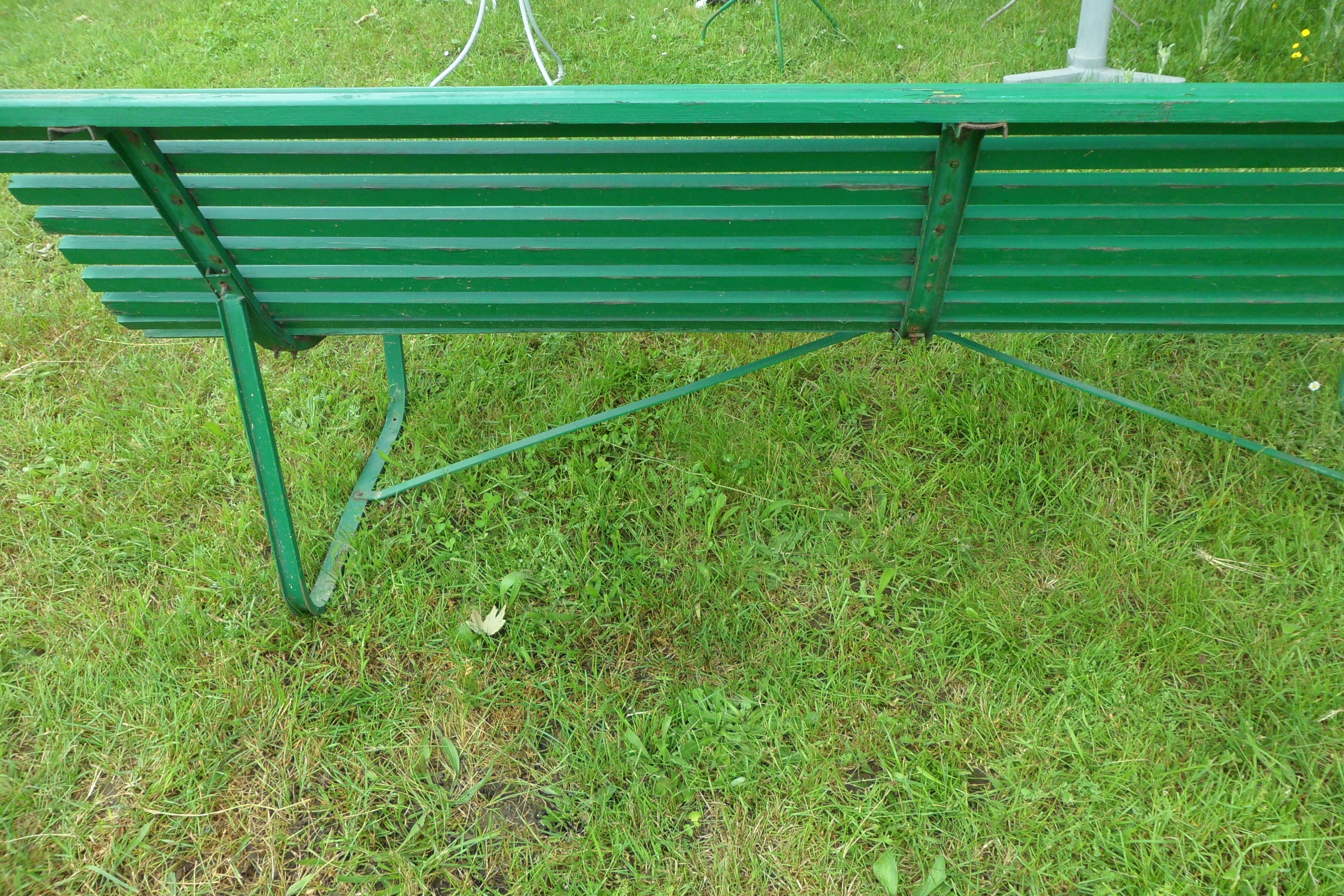 GARDEN BENCH WITH WOODEN SLATS IRON FOOT