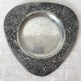 Dish, empty pocket in embossed pewter with cornflower decoration