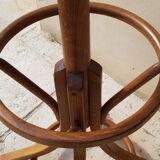 Coat rack roting parrot