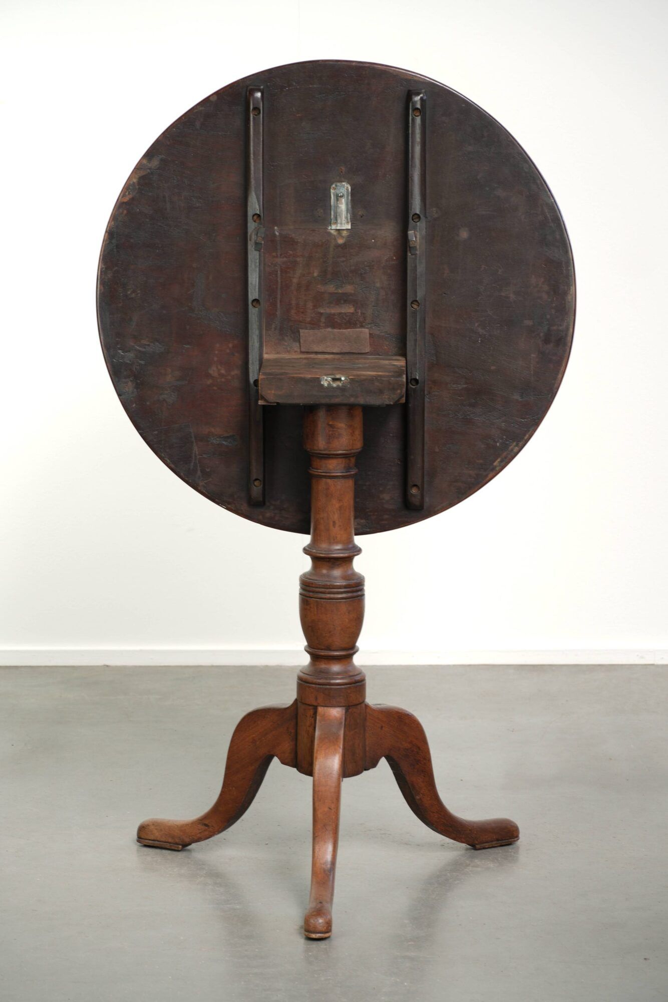 Nice antique English tilt-top table with a wonderful patina