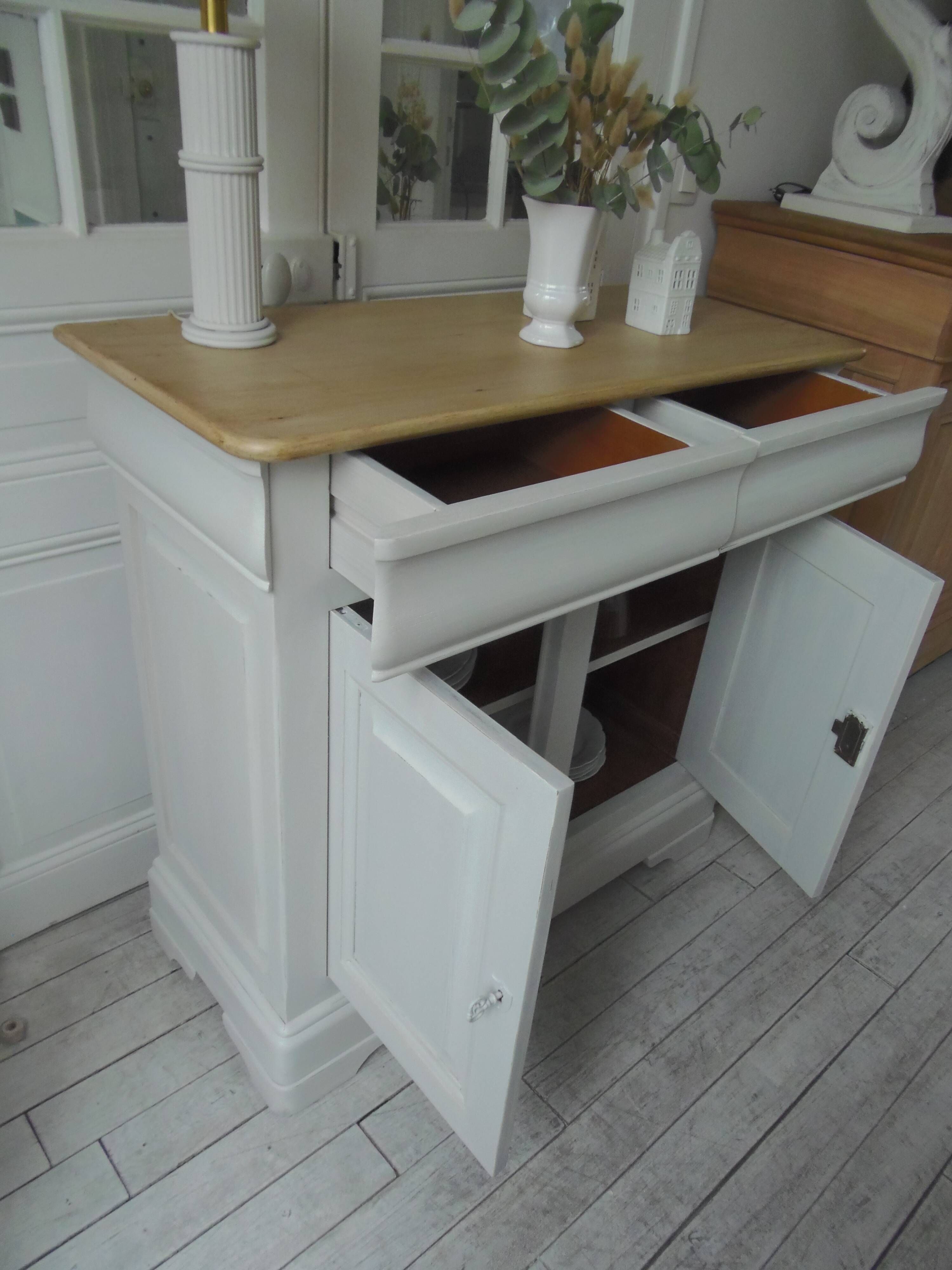 Louis Philippe style sideboard with pearl gray patina, 2 doors, drawers, wooden top.