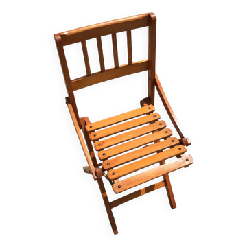 Folding wooden chair