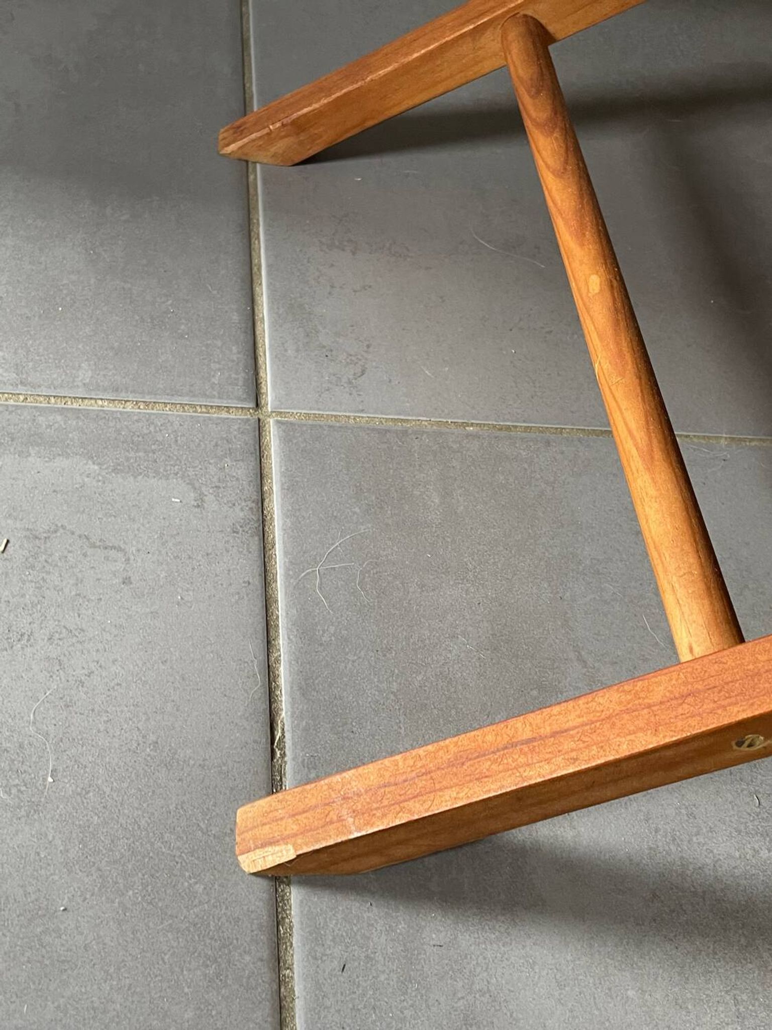 Table basse rectangulaire en bois