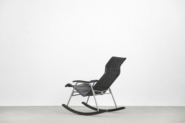 Fauteuil à bascule minimaliste postmoderne vintage en cuir noir du milieu du siècle par Takeshi Nii, années 1950